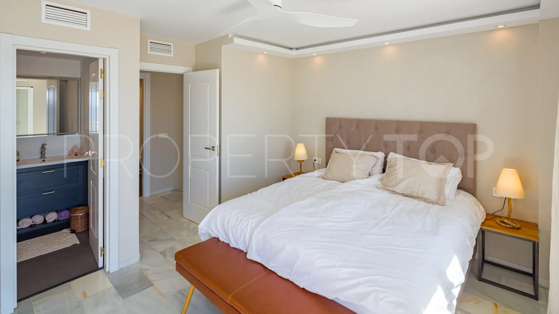 For sale apartment in Marbella - Puerto Banus