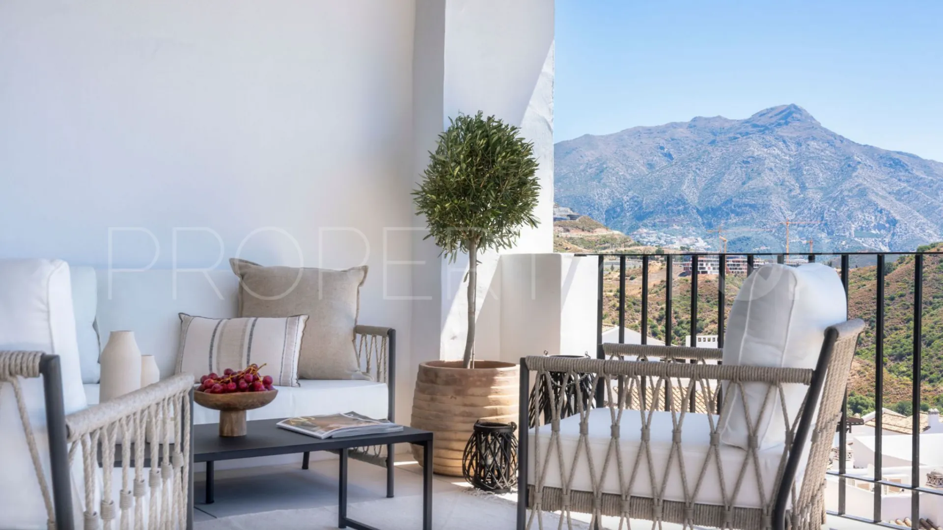 Ático en venta de 3 dormitorios en Altos de La Quinta