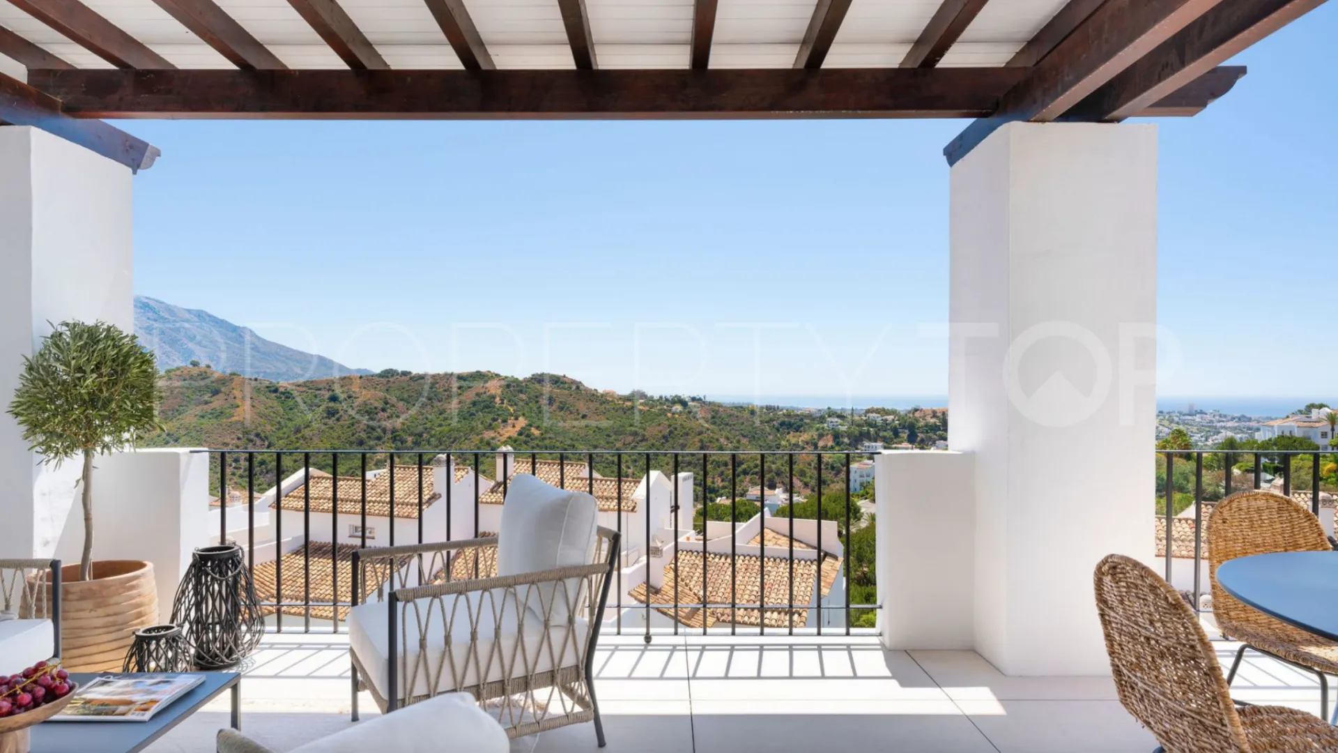 Ático en venta de 3 dormitorios en Altos de La Quinta