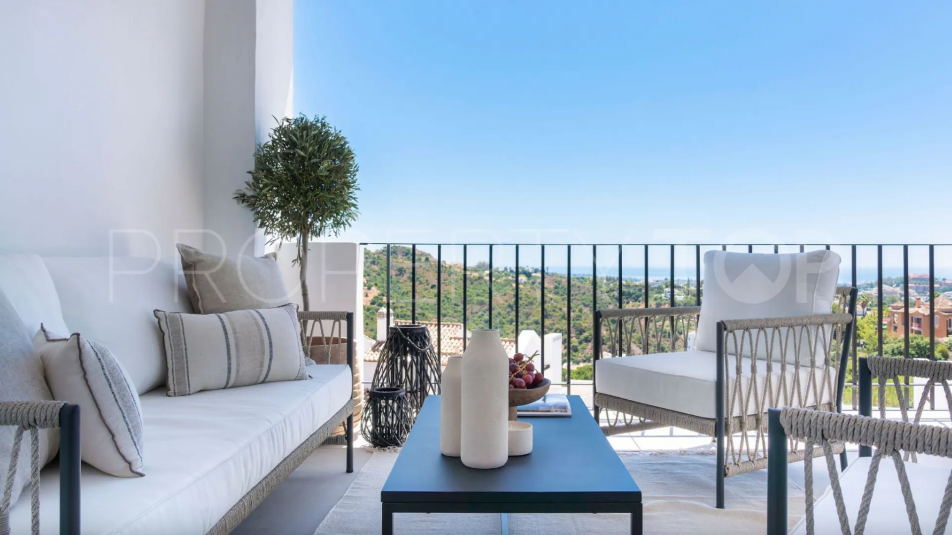Ático en venta de 3 dormitorios en Altos de La Quinta