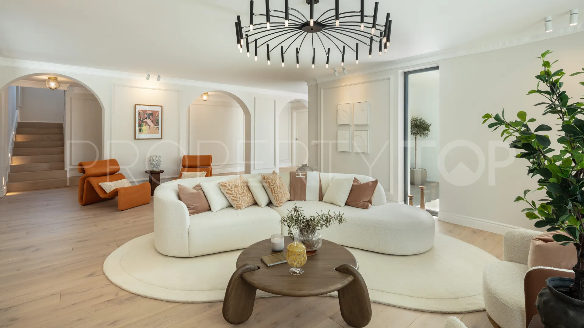 Comprar villa de 5 dormitorios en Aloha