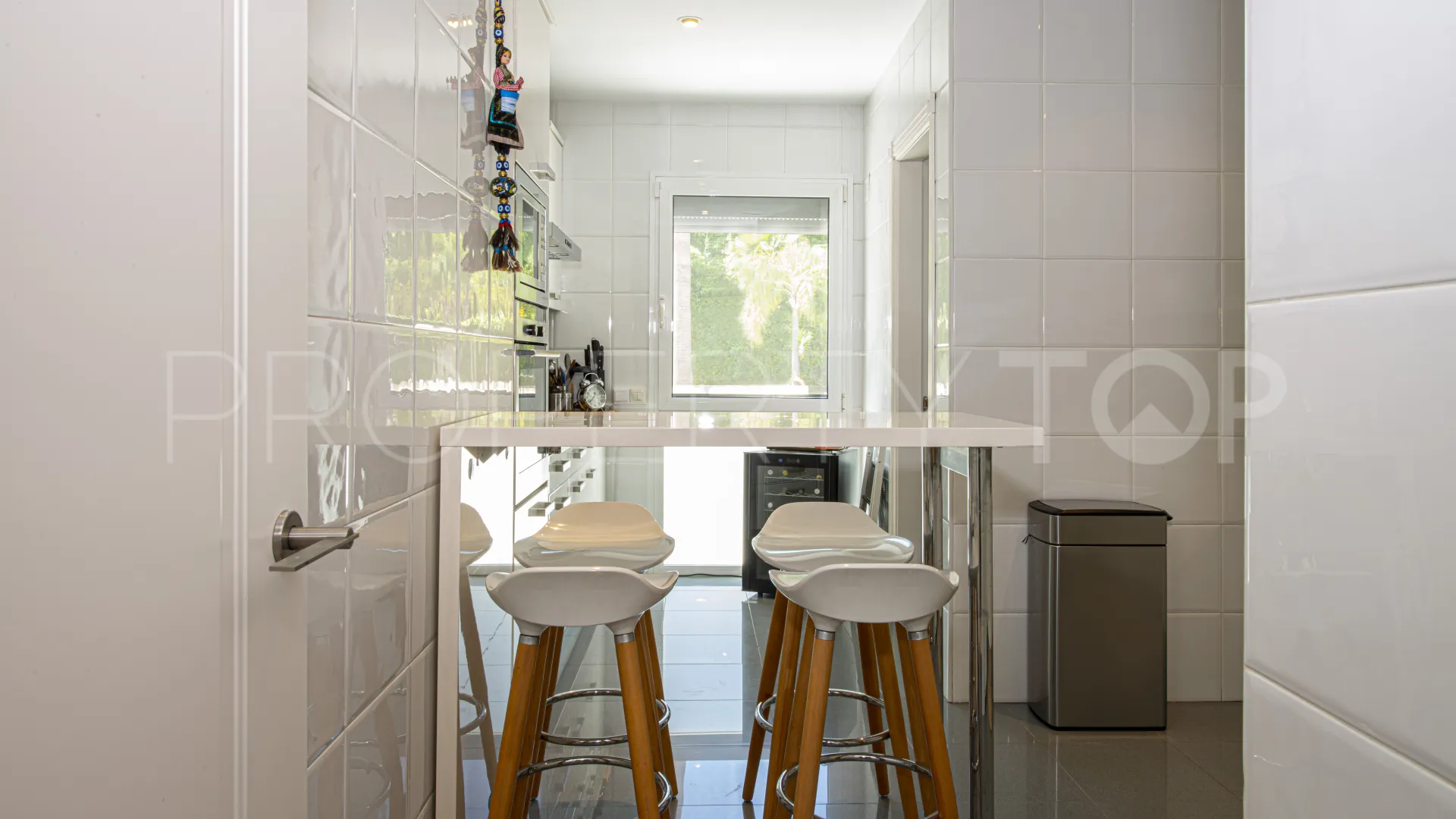 Nueva Andalucia, apartamento en venta de 2 dormitorios