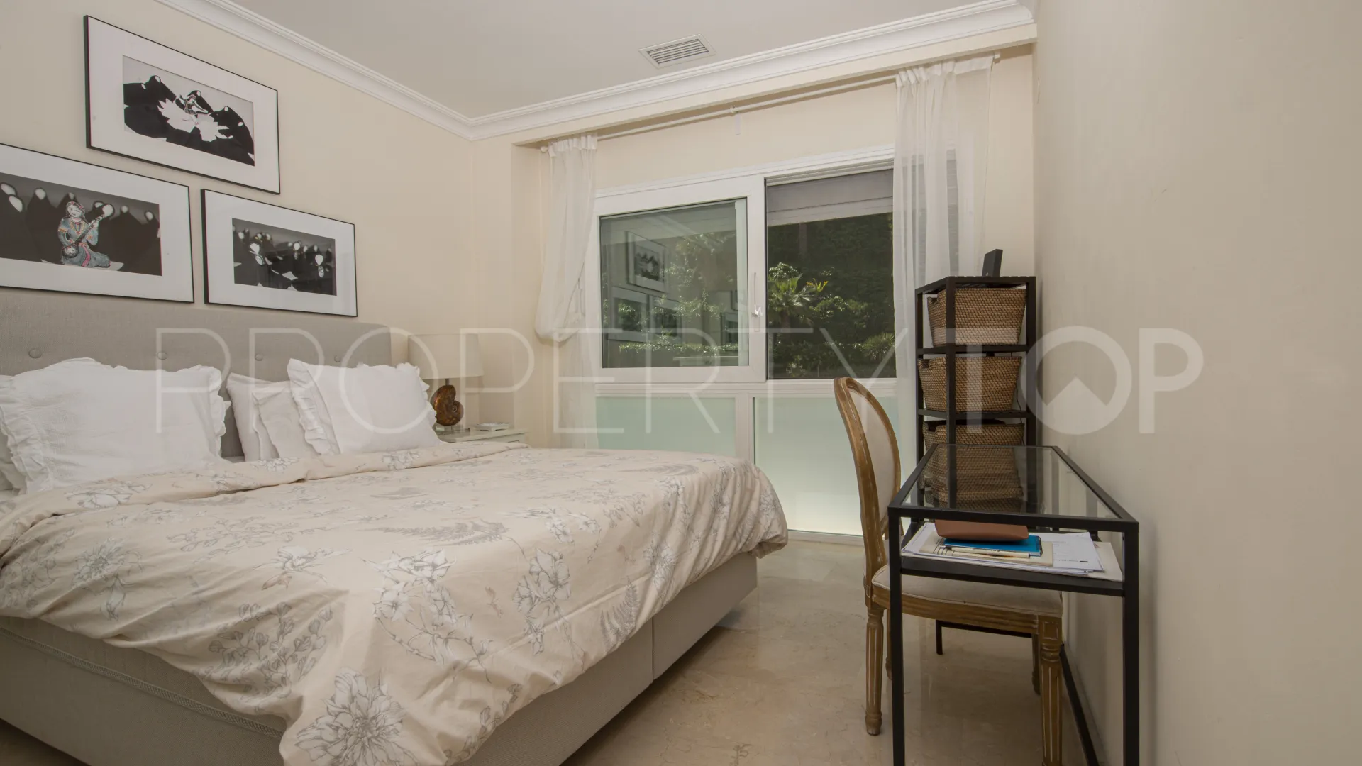 Nueva Andalucia, apartamento en venta de 2 dormitorios