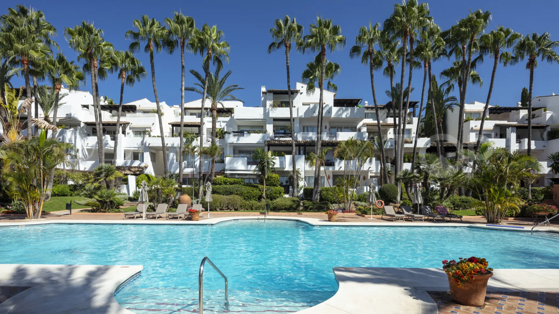 Se vende apartamento planta baja en Marbella Golden Mile
