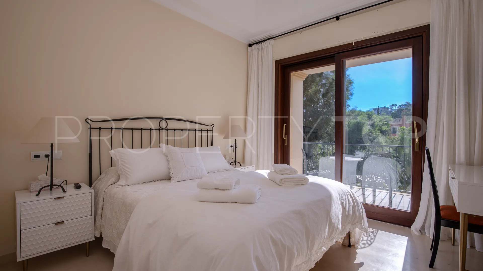 Villa for sale in Los Arqueros