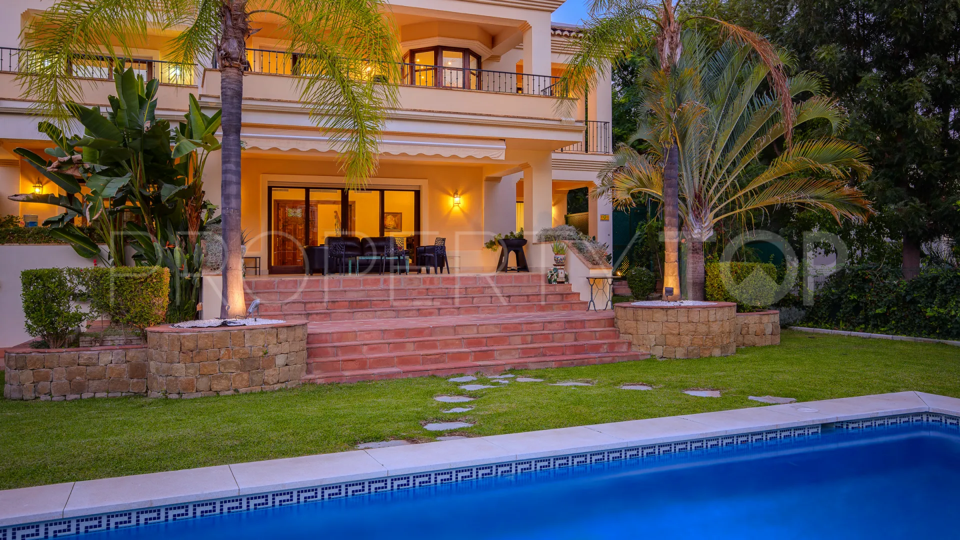 Villa for sale in Los Arqueros