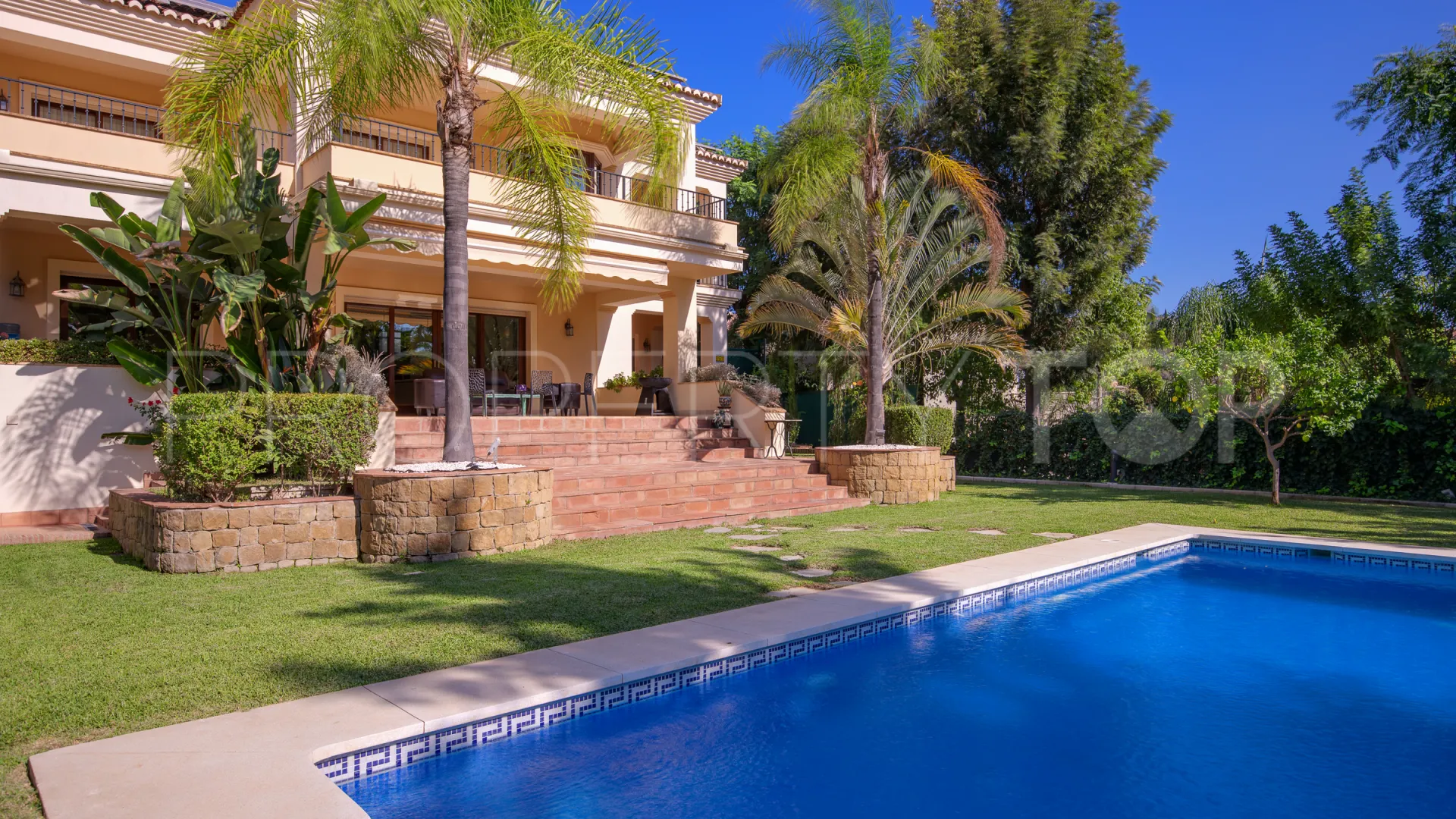 Villa for sale in Los Arqueros