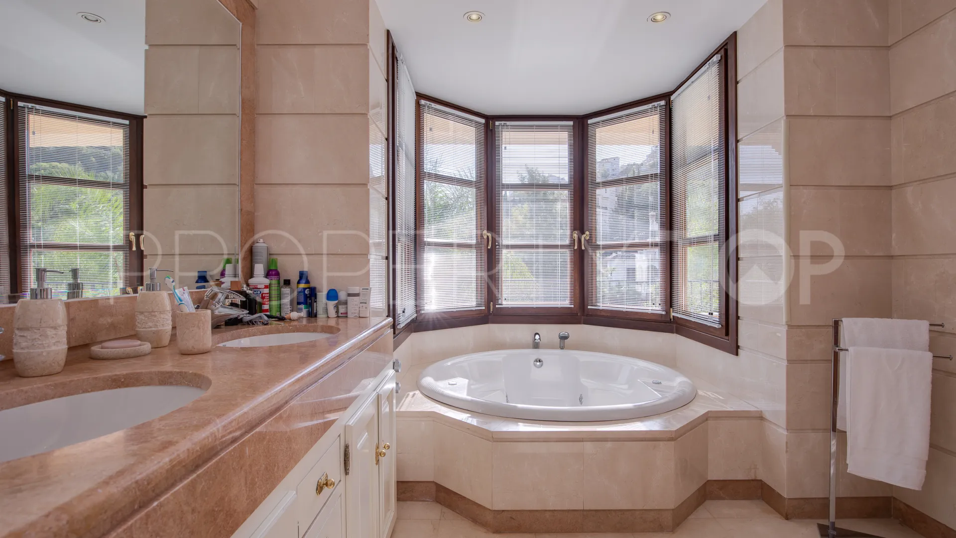 Villa for sale in Los Arqueros
