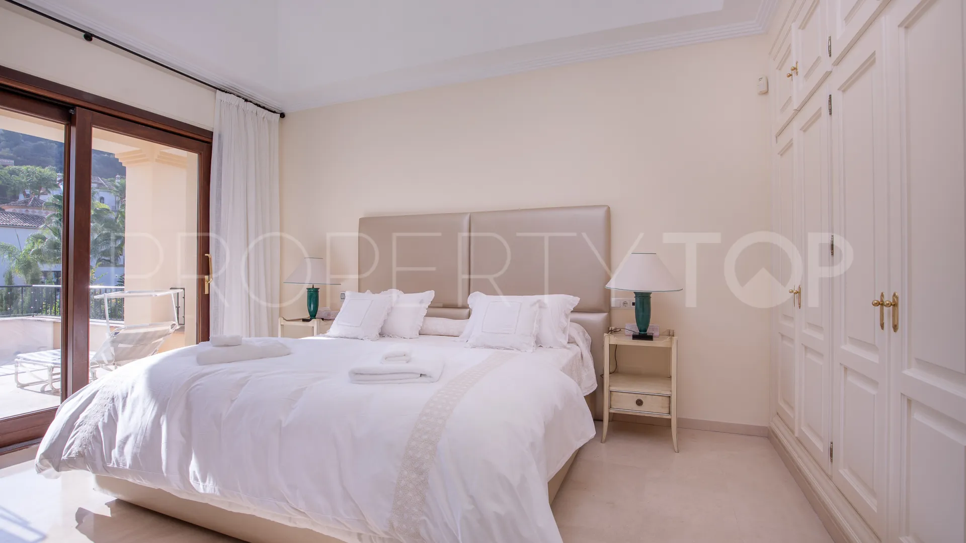 Villa for sale in Los Arqueros
