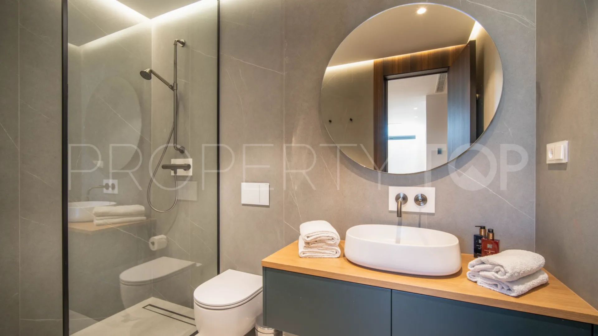For sale 4 bedrooms villa in Les Belvederes