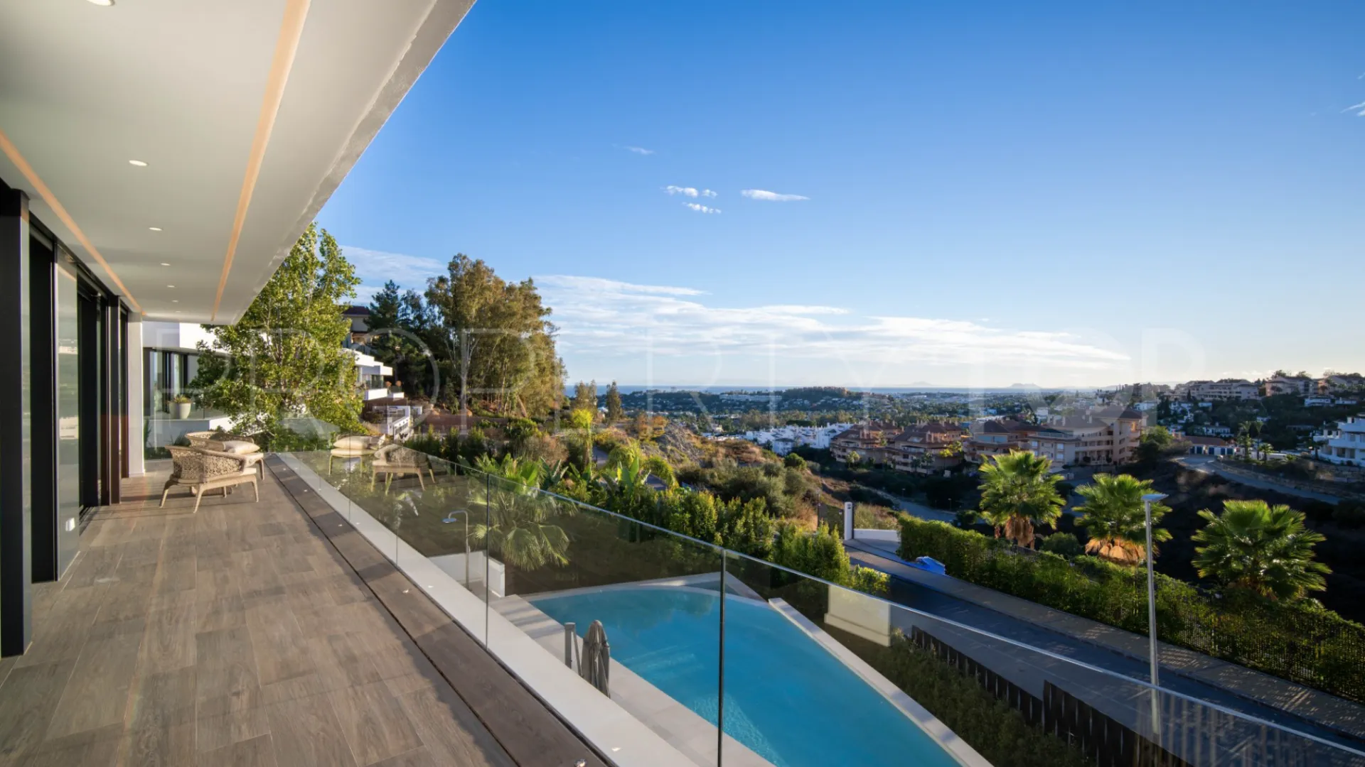 For sale 4 bedrooms villa in Les Belvederes