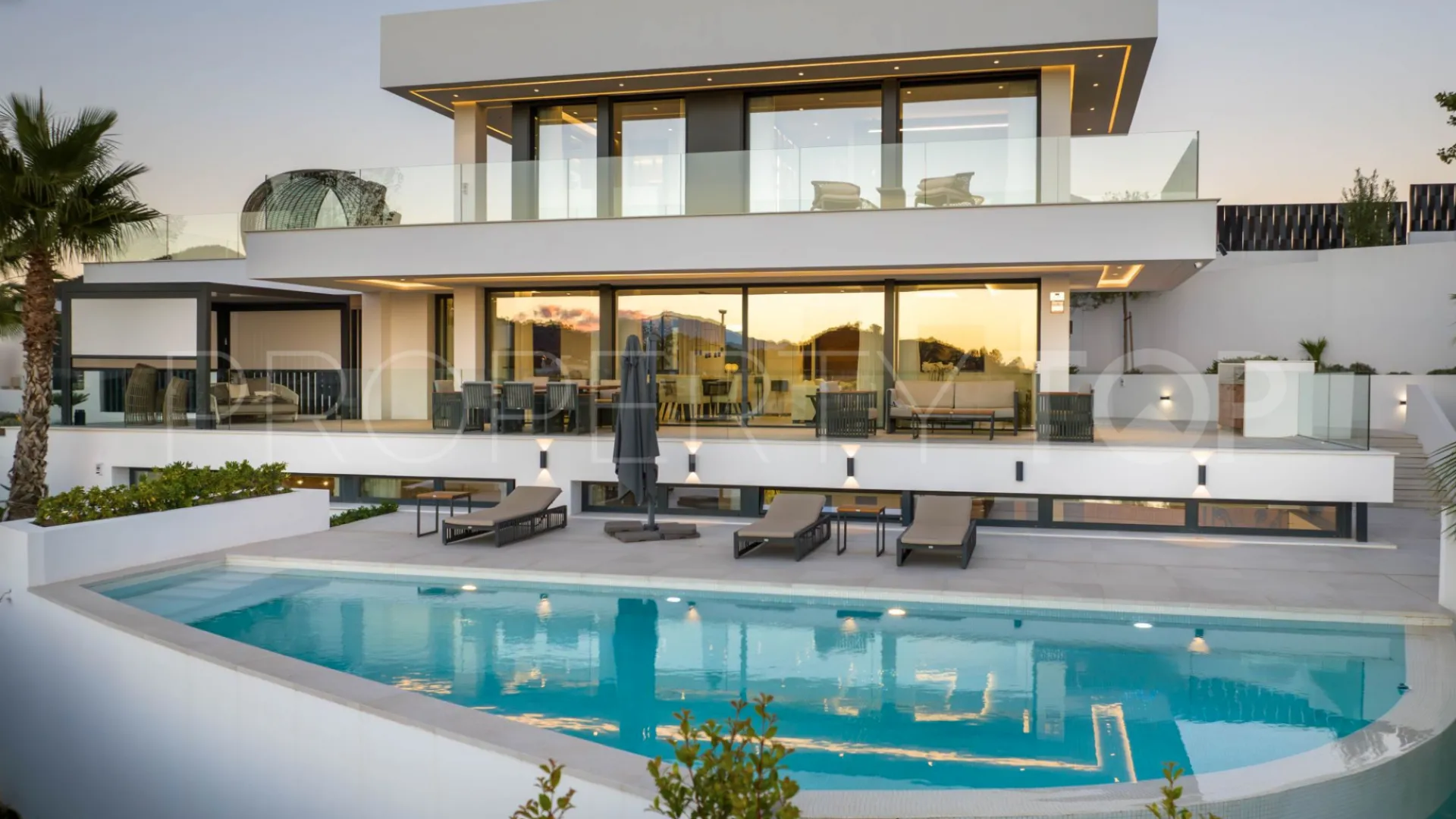 For sale 4 bedrooms villa in Les Belvederes