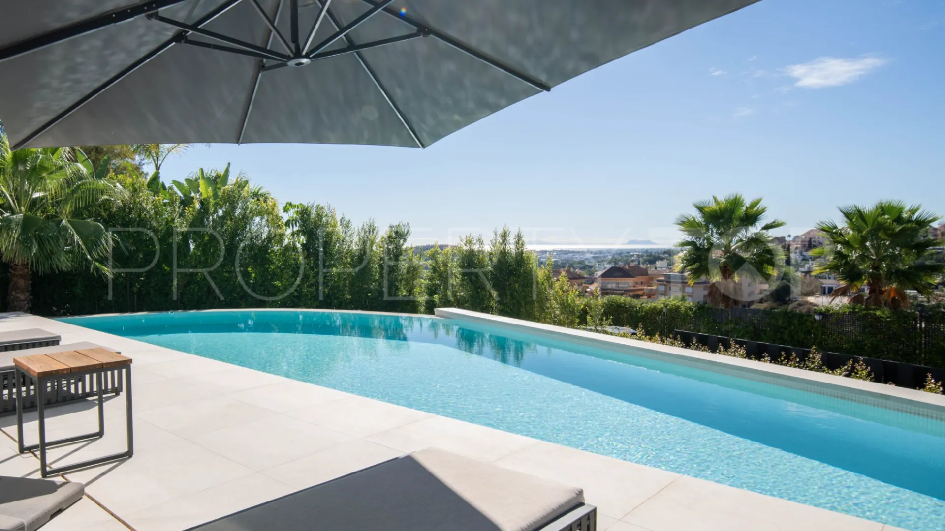 For sale 4 bedrooms villa in Les Belvederes
