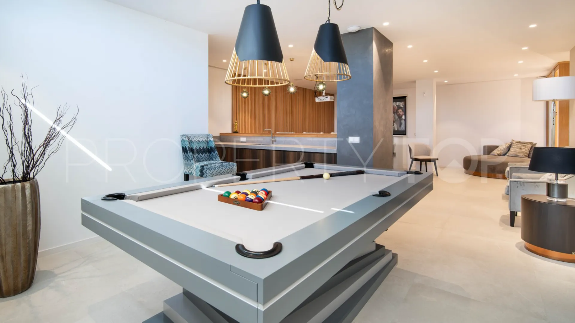 For sale 4 bedrooms villa in Les Belvederes