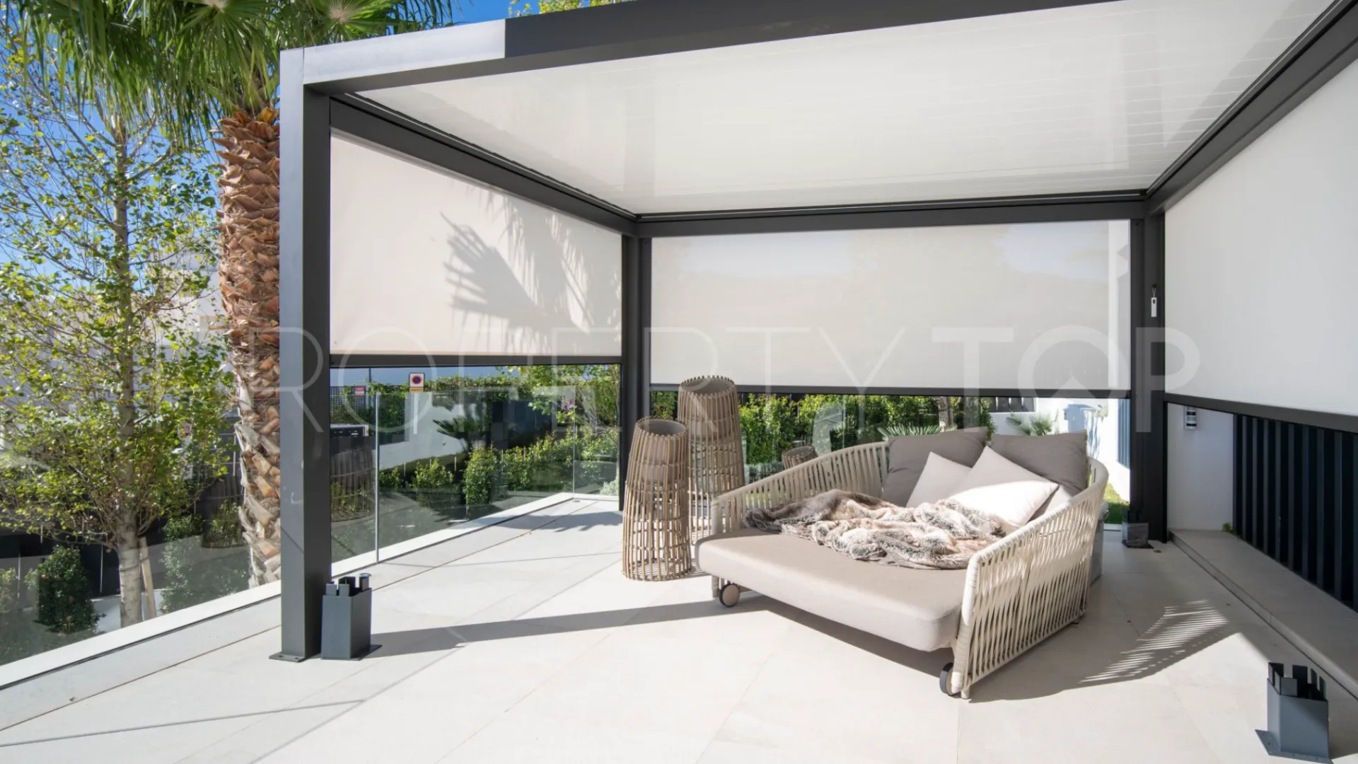 For sale 4 bedrooms villa in Les Belvederes