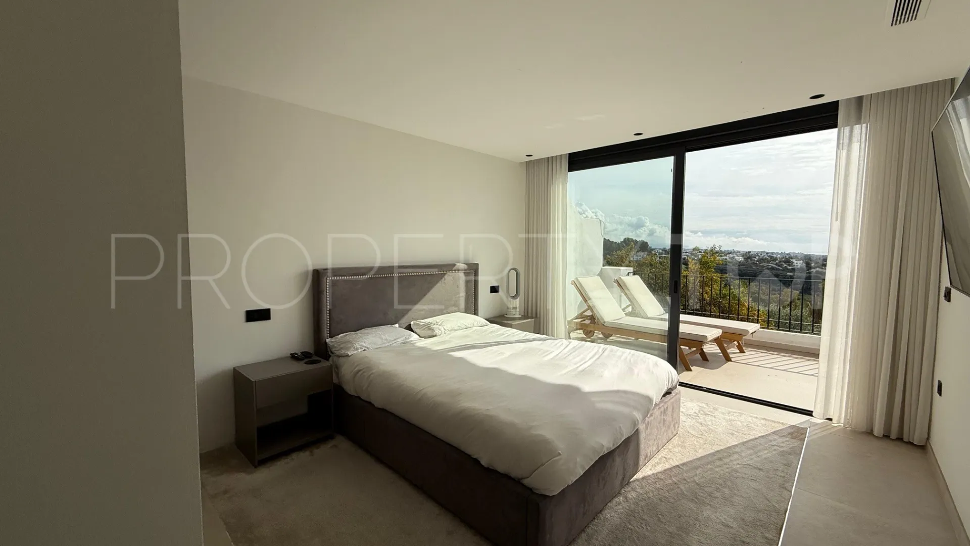 For sale El Herrojo town house