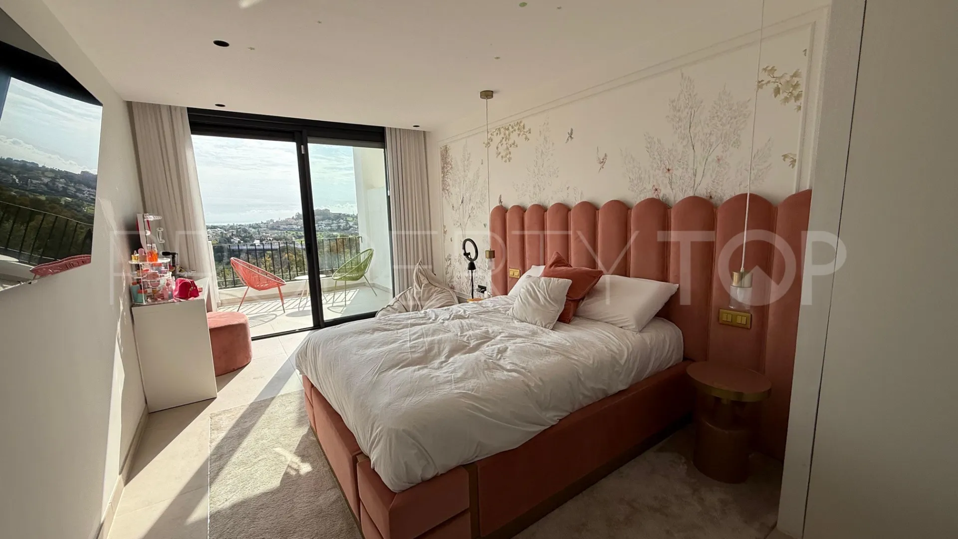 For sale El Herrojo town house