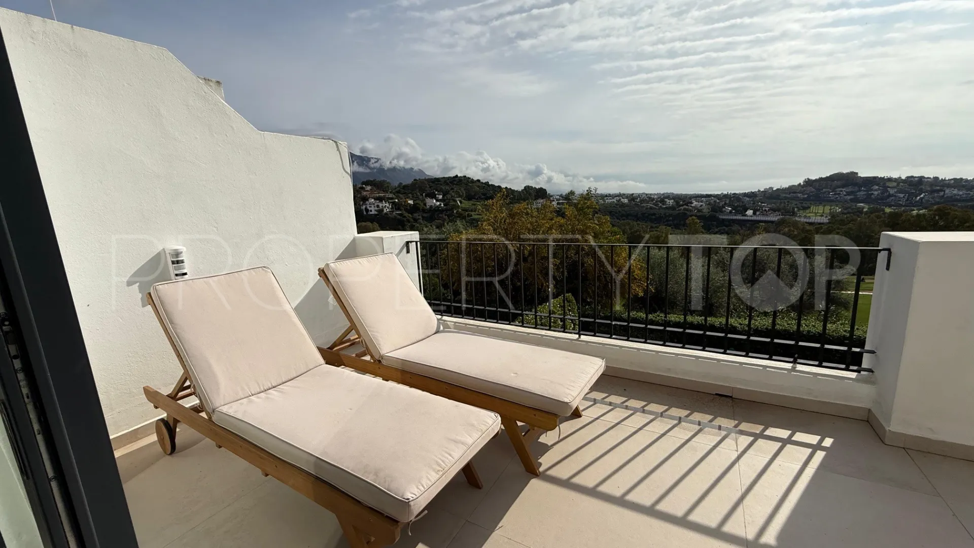 For sale El Herrojo town house