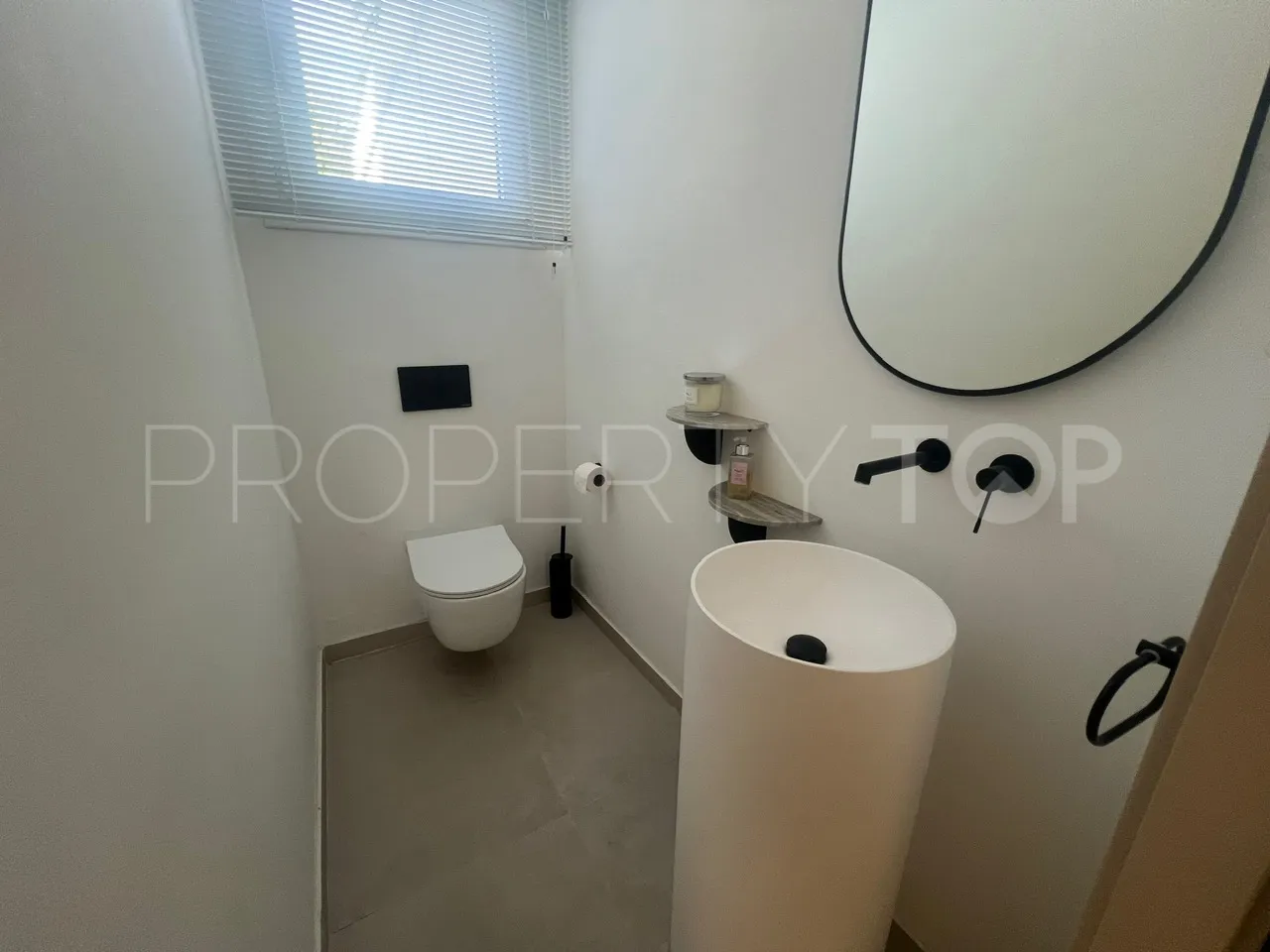 For sale El Herrojo town house