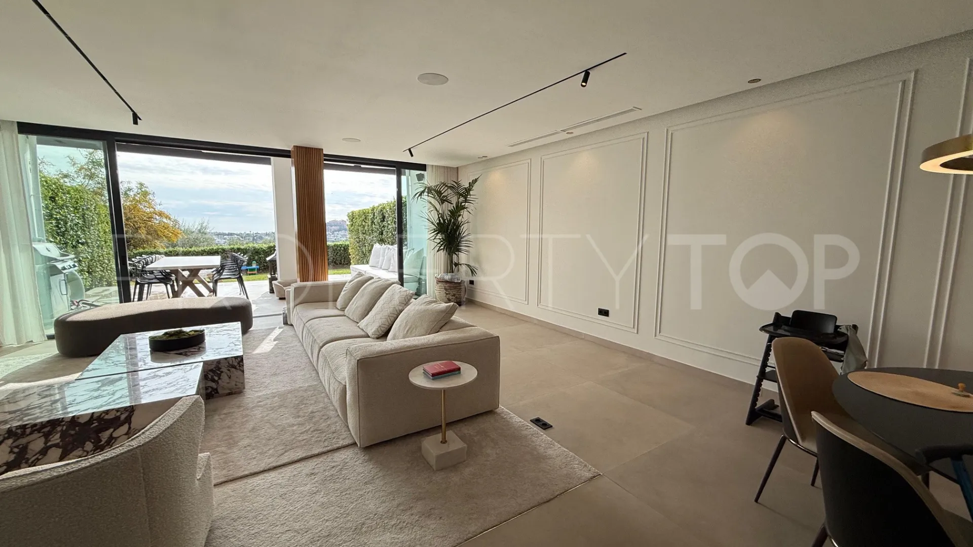 For sale El Herrojo town house