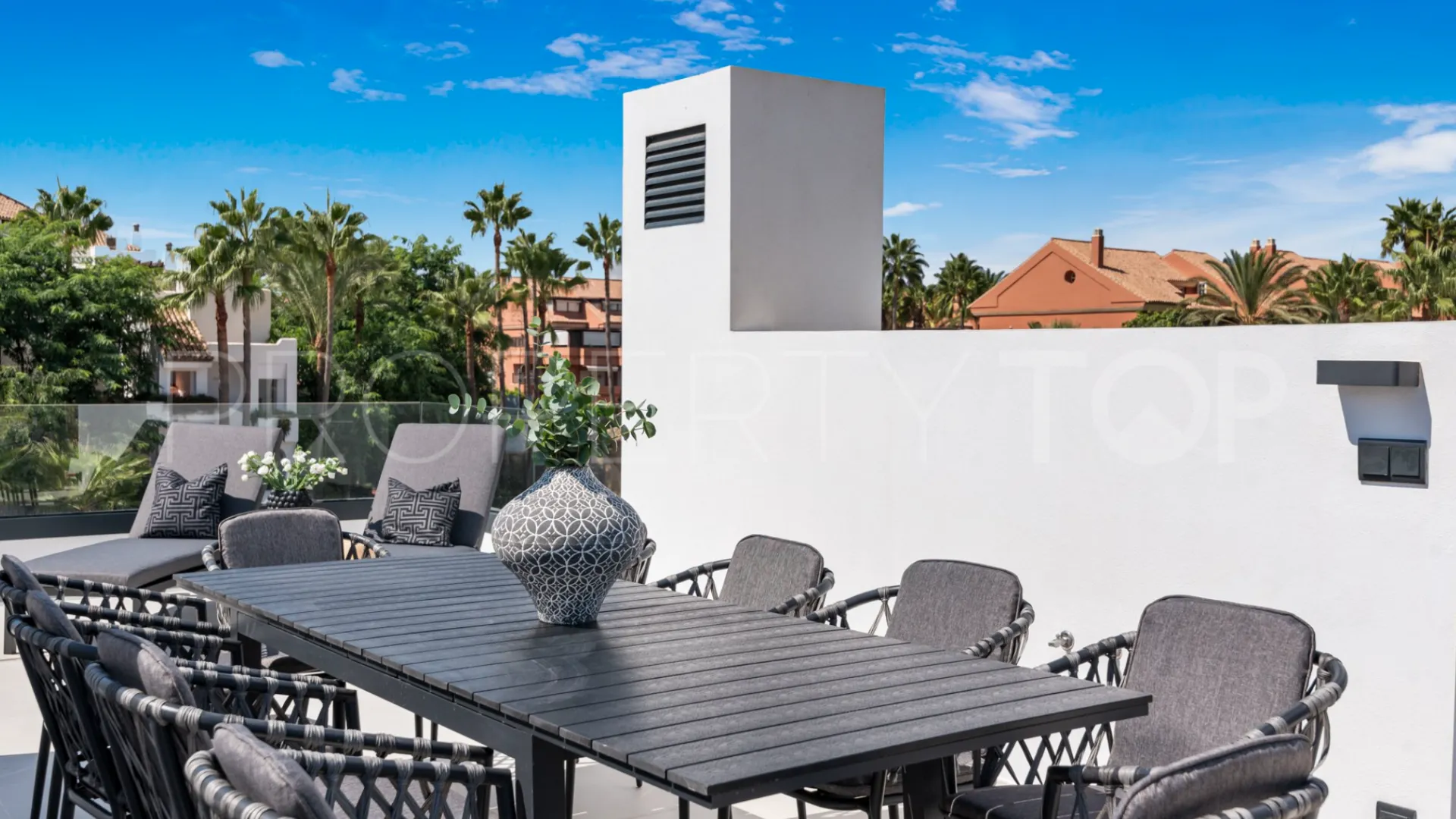 For sale 5 bedrooms semi detached house in Marbella - Puerto Banus