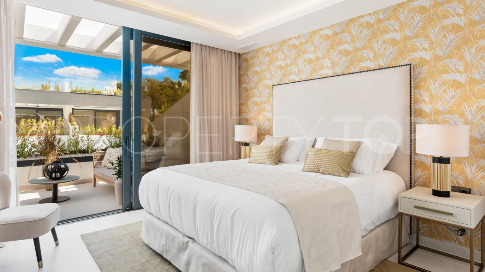 For sale 5 bedrooms semi detached house in Marbella - Puerto Banus