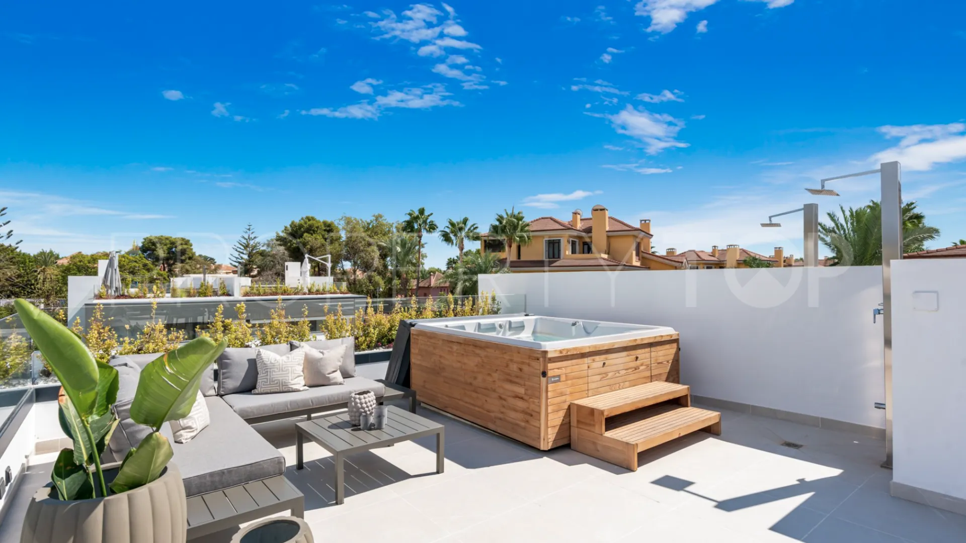 For sale 5 bedrooms semi detached house in Marbella - Puerto Banus