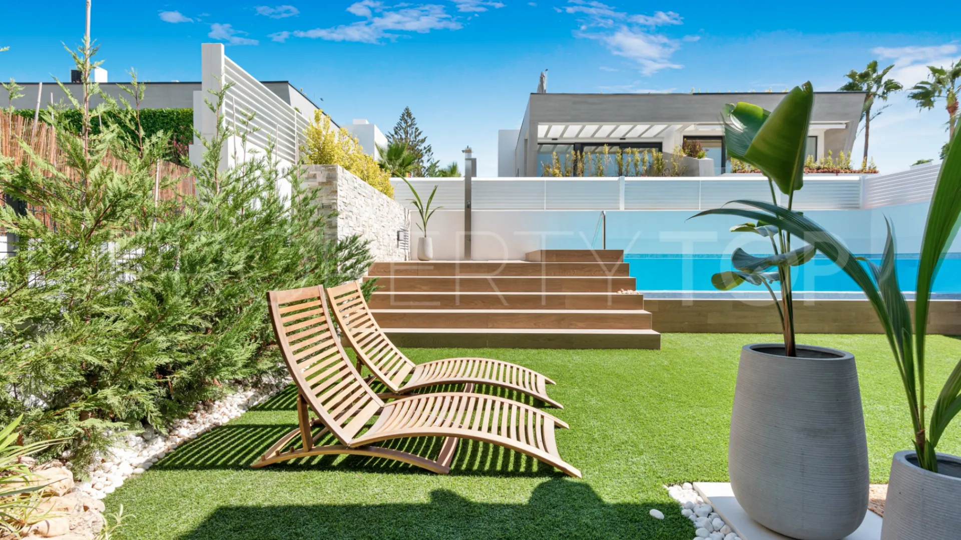 For sale 5 bedrooms semi detached house in Marbella - Puerto Banus