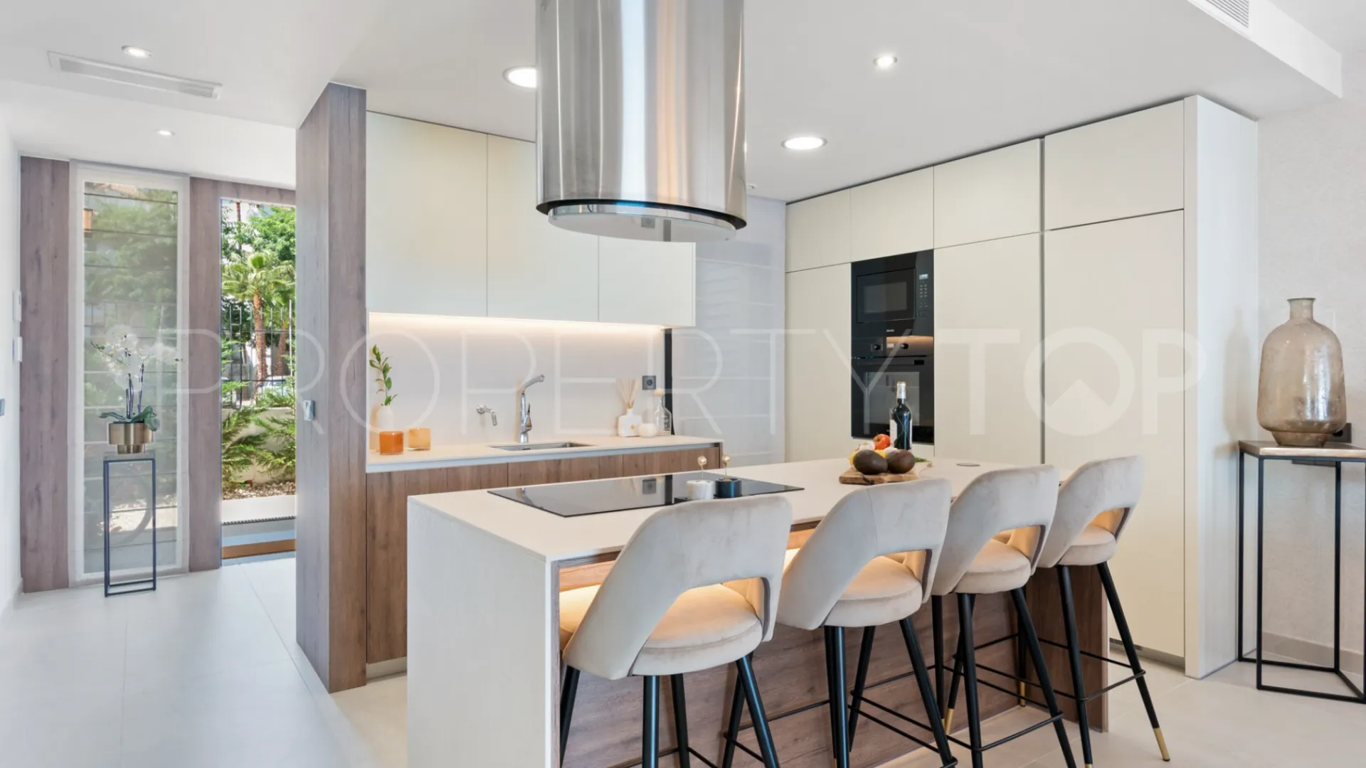For sale 5 bedrooms semi detached house in Marbella - Puerto Banus