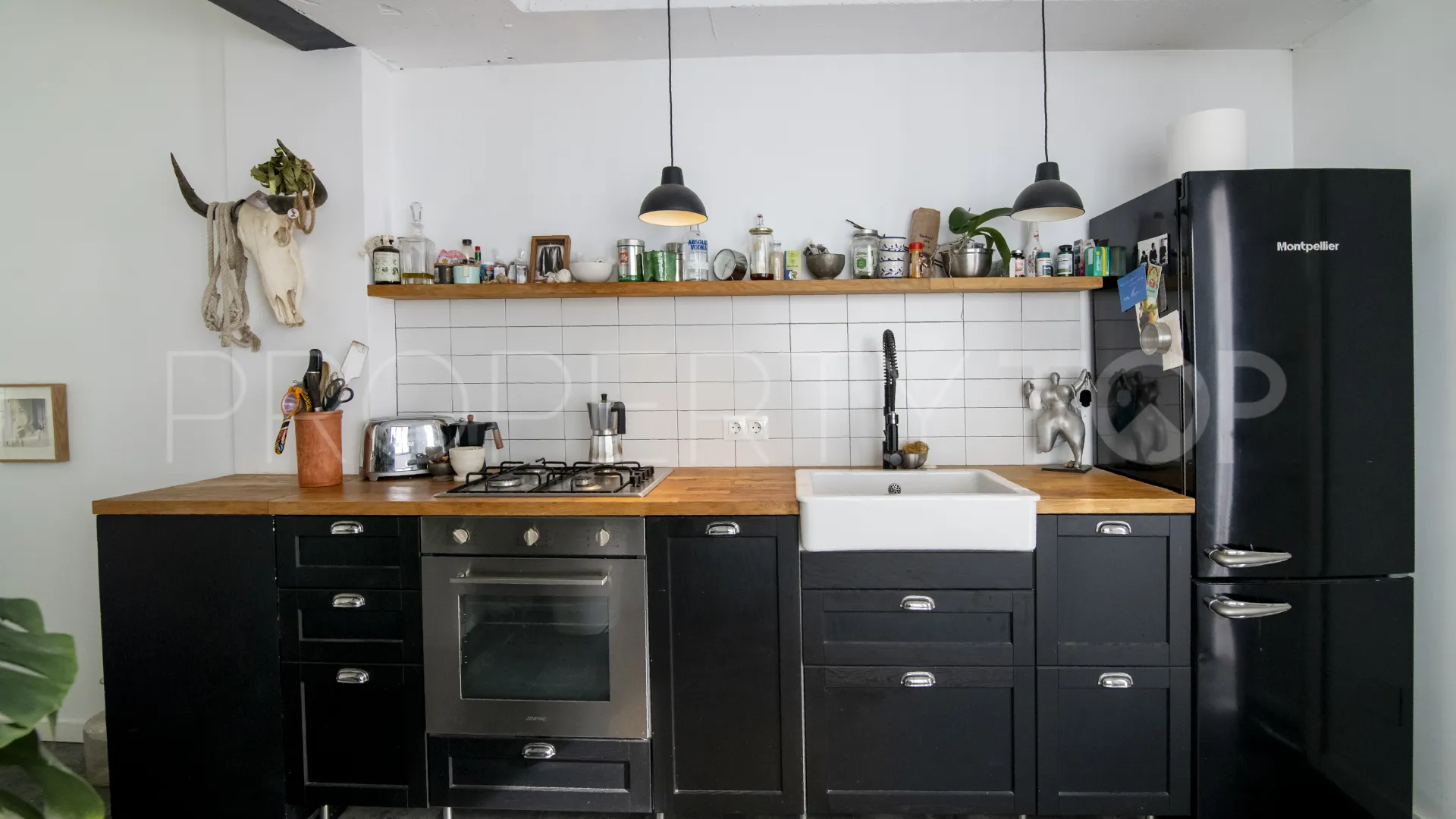 For sale town house in Estepona Centre