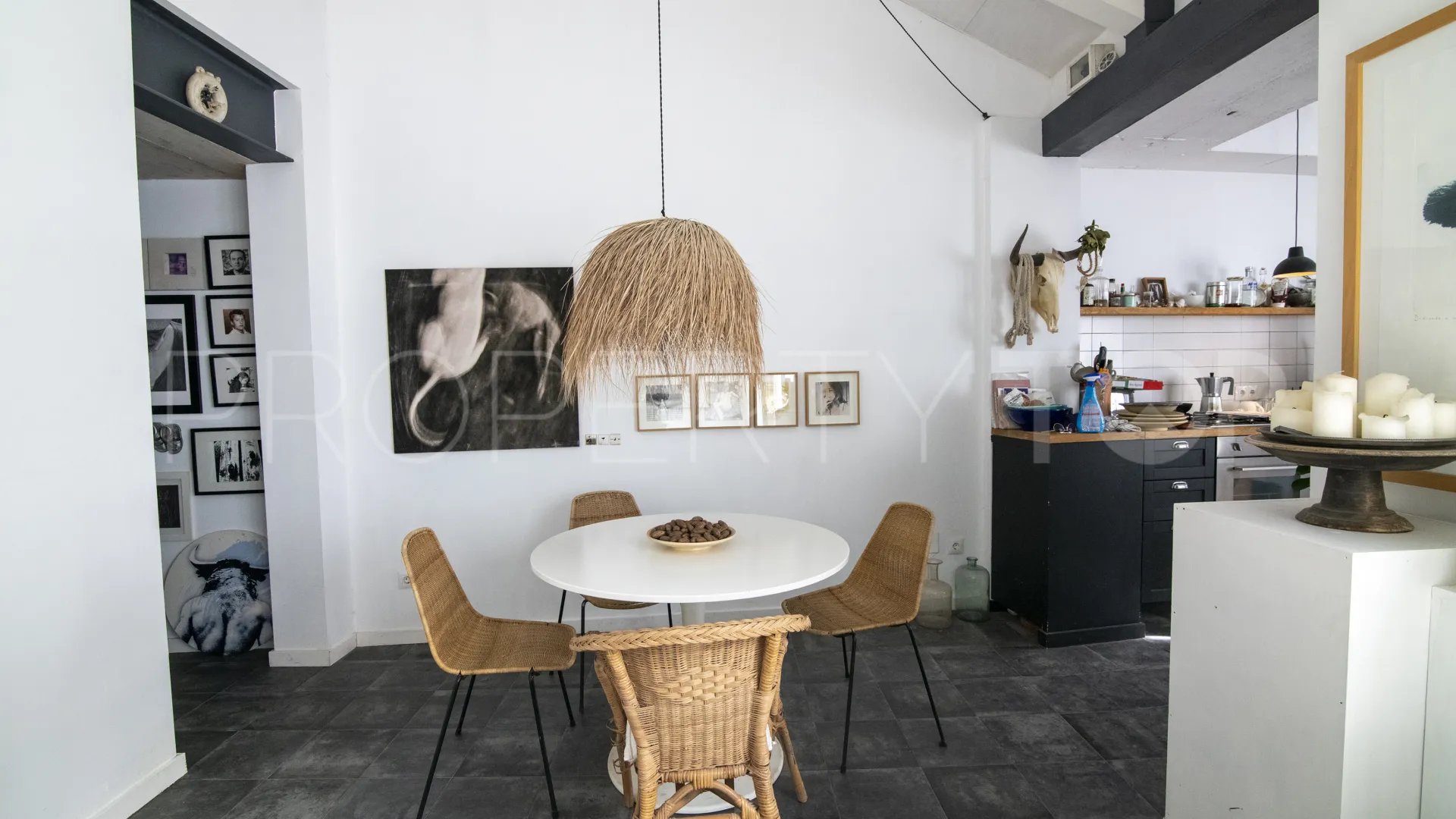 For sale town house in Estepona Centre