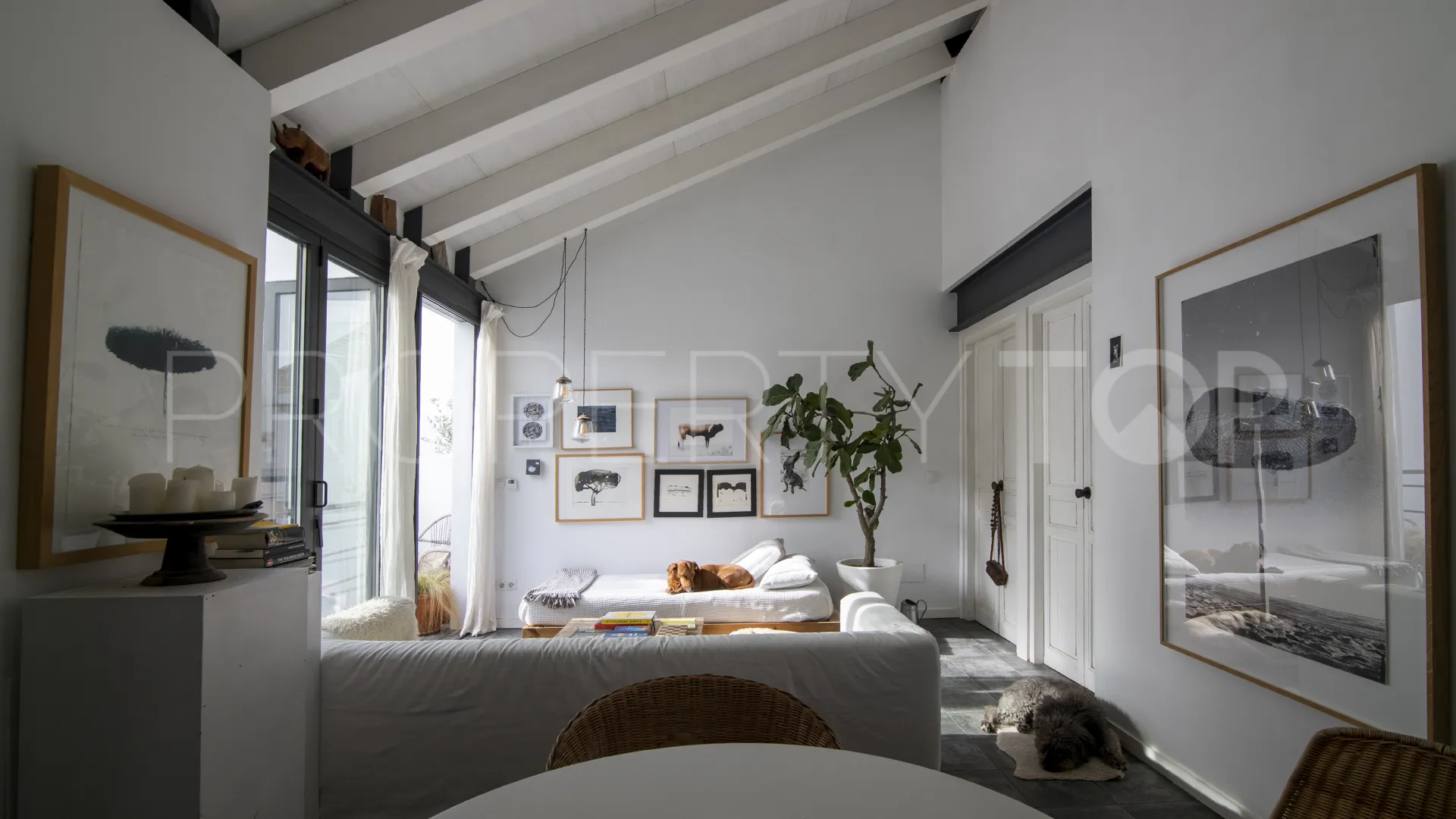 For sale town house in Estepona Centre