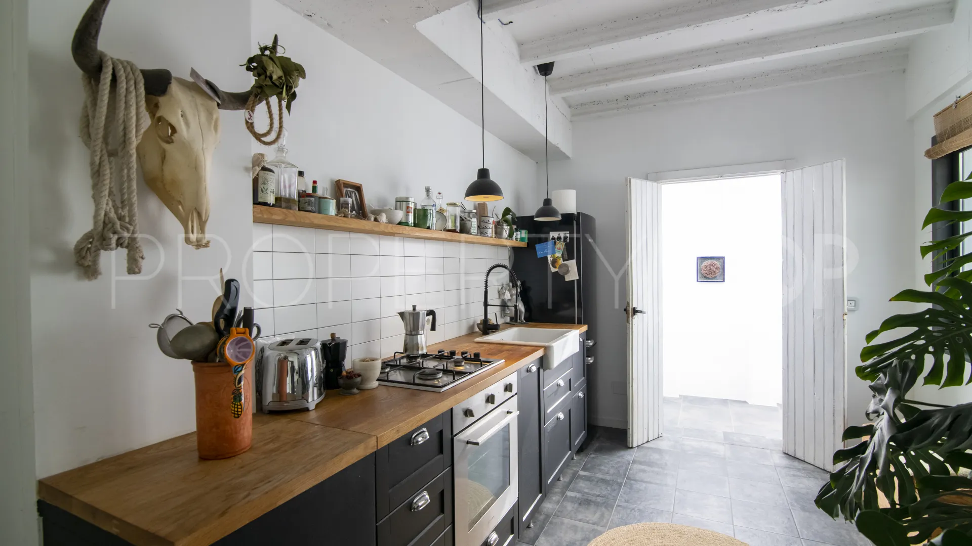 For sale town house in Estepona Centre