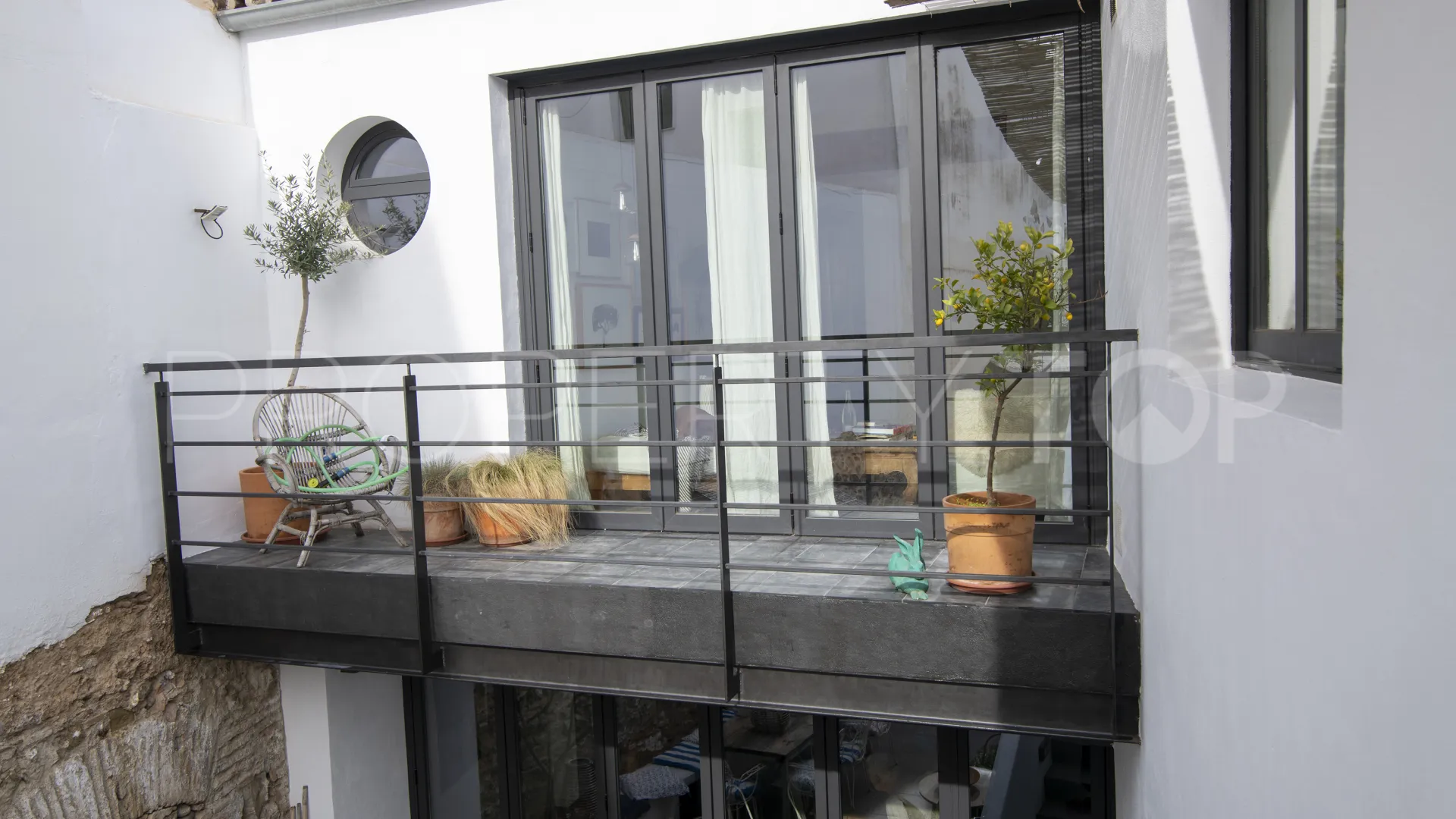 For sale town house in Estepona Centre