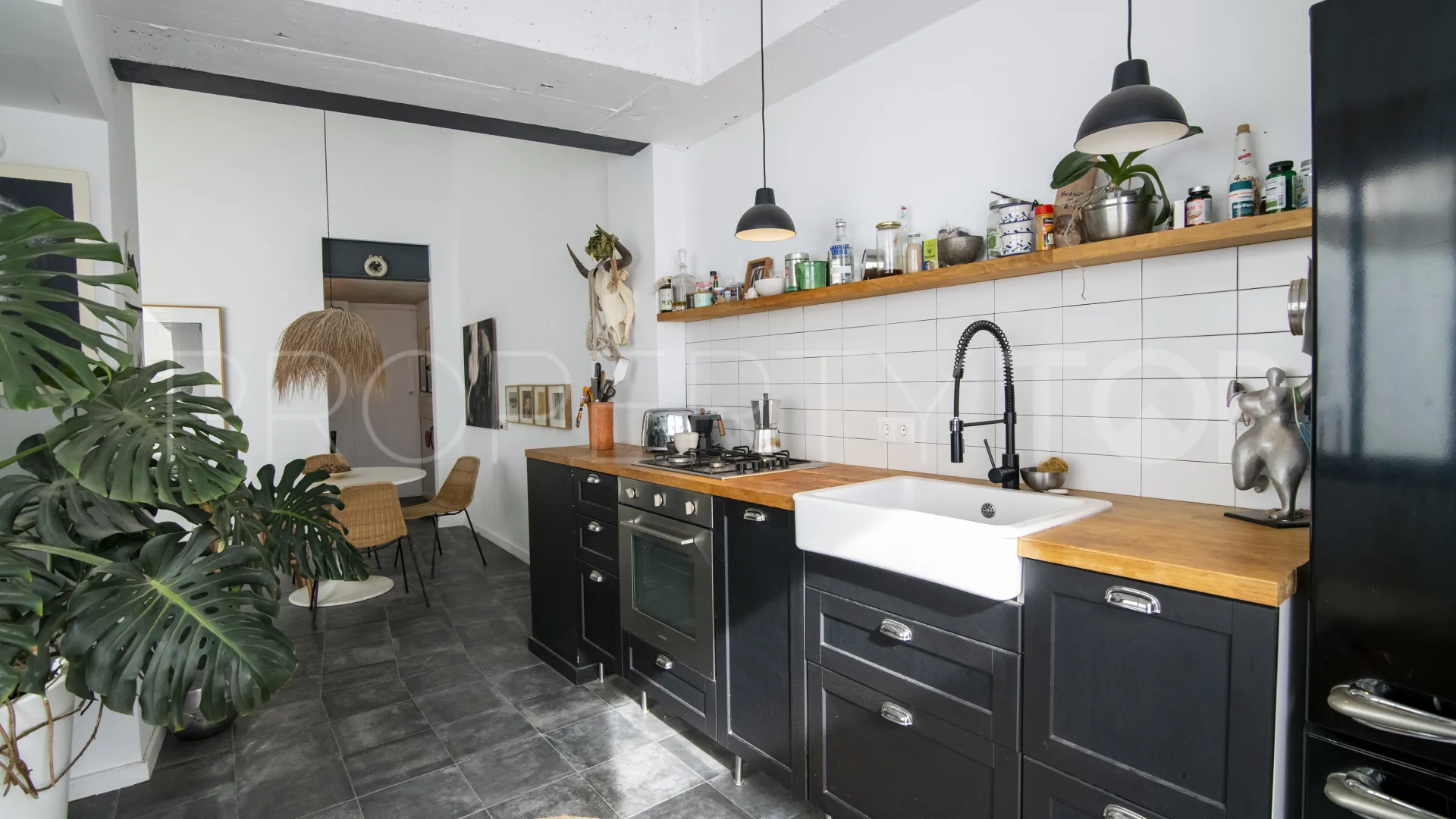 For sale town house in Estepona Centre