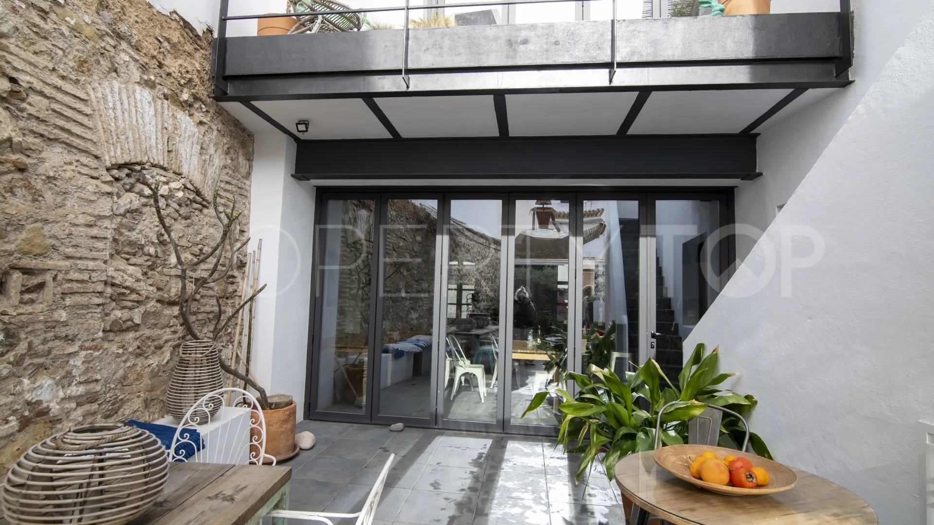 For sale town house in Estepona Centre