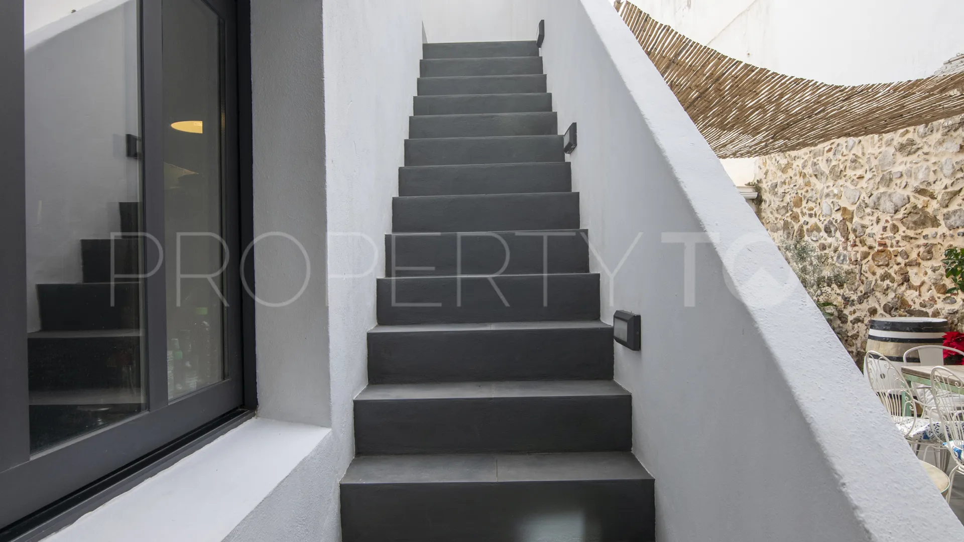 For sale town house in Estepona Centre