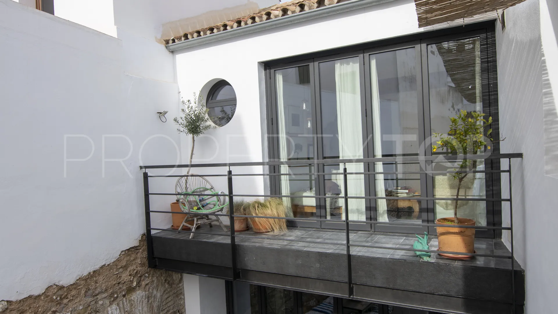 For sale town house in Estepona Centre