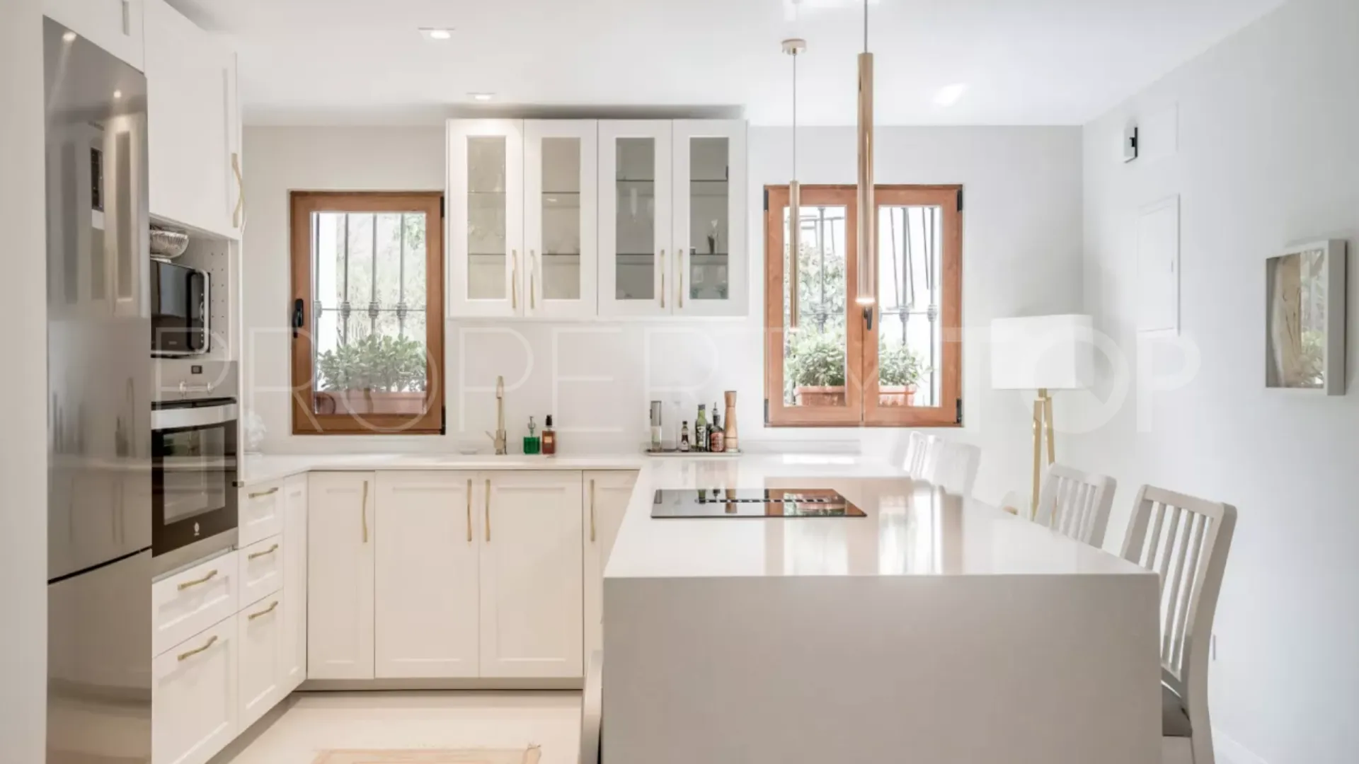 Apartamento a la venta en Las Colinas de Marbella con 2 dormitorios