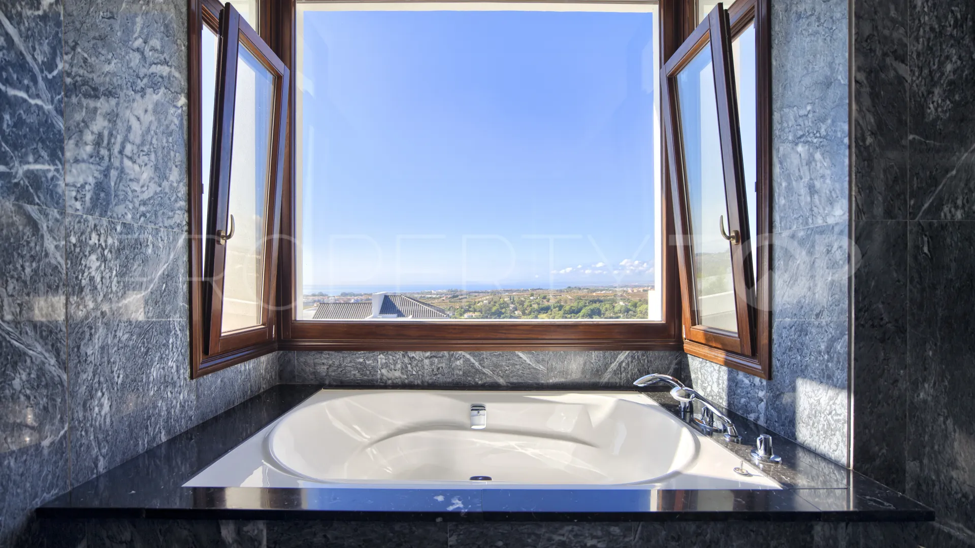 6 bedrooms villa for sale in Los Flamingos Golf