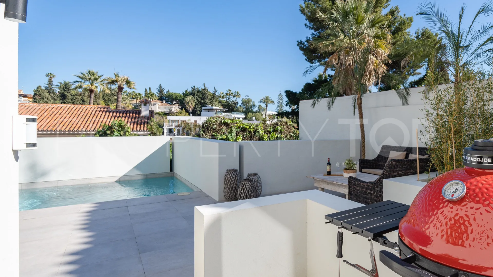 Buy 3 bedrooms villa in Nueva Andalucia