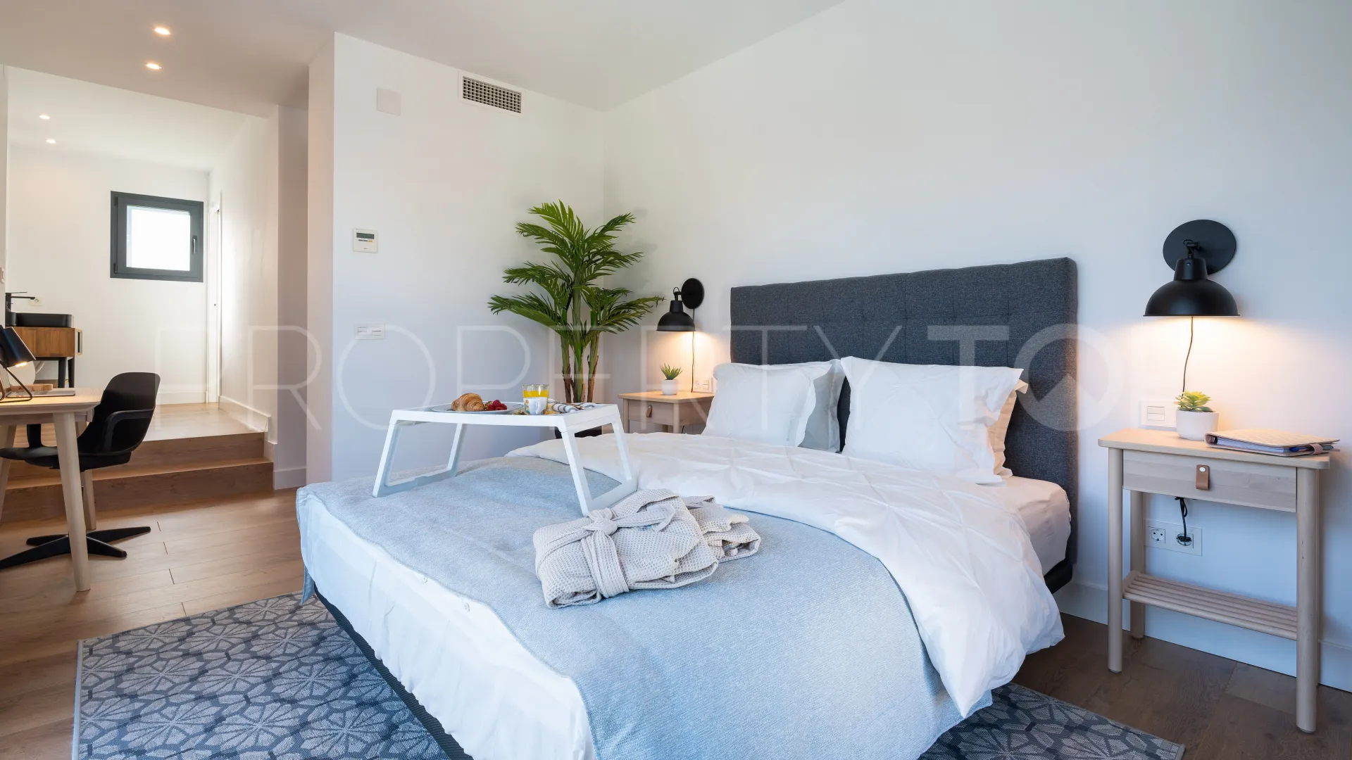Buy 3 bedrooms villa in Nueva Andalucia