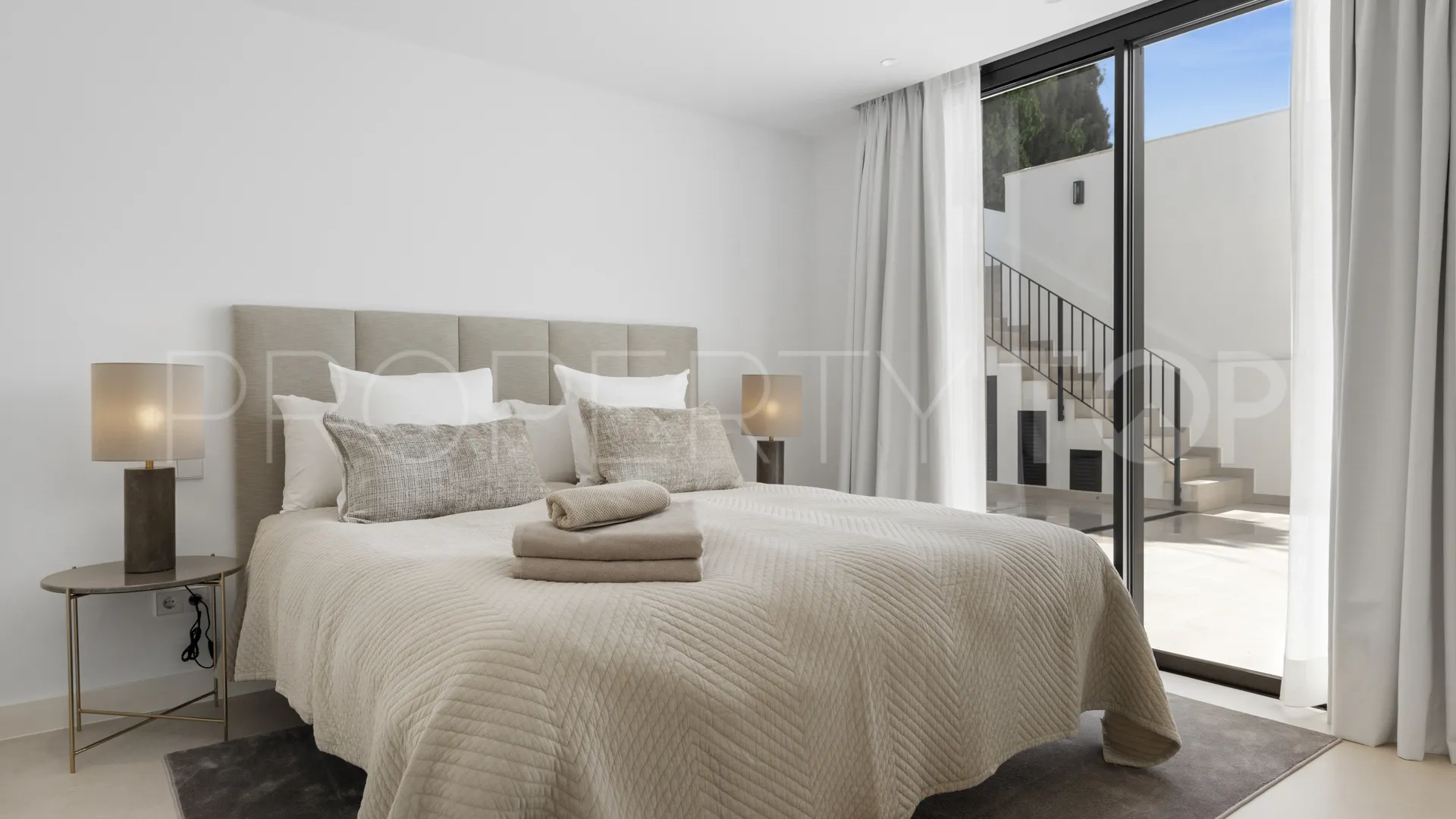 5 bedrooms Las Chapas villa for sale