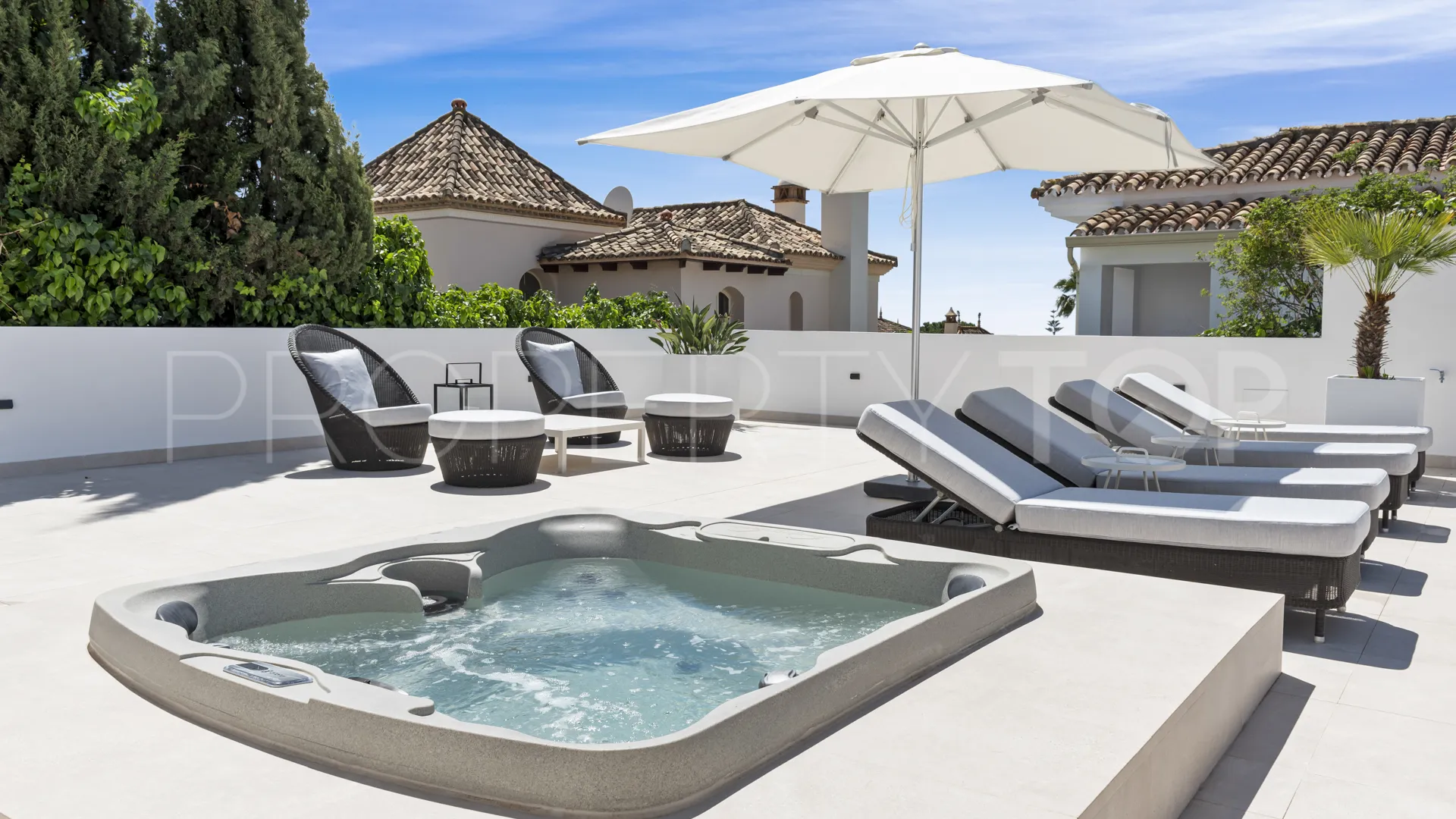 5 bedrooms Las Chapas villa for sale