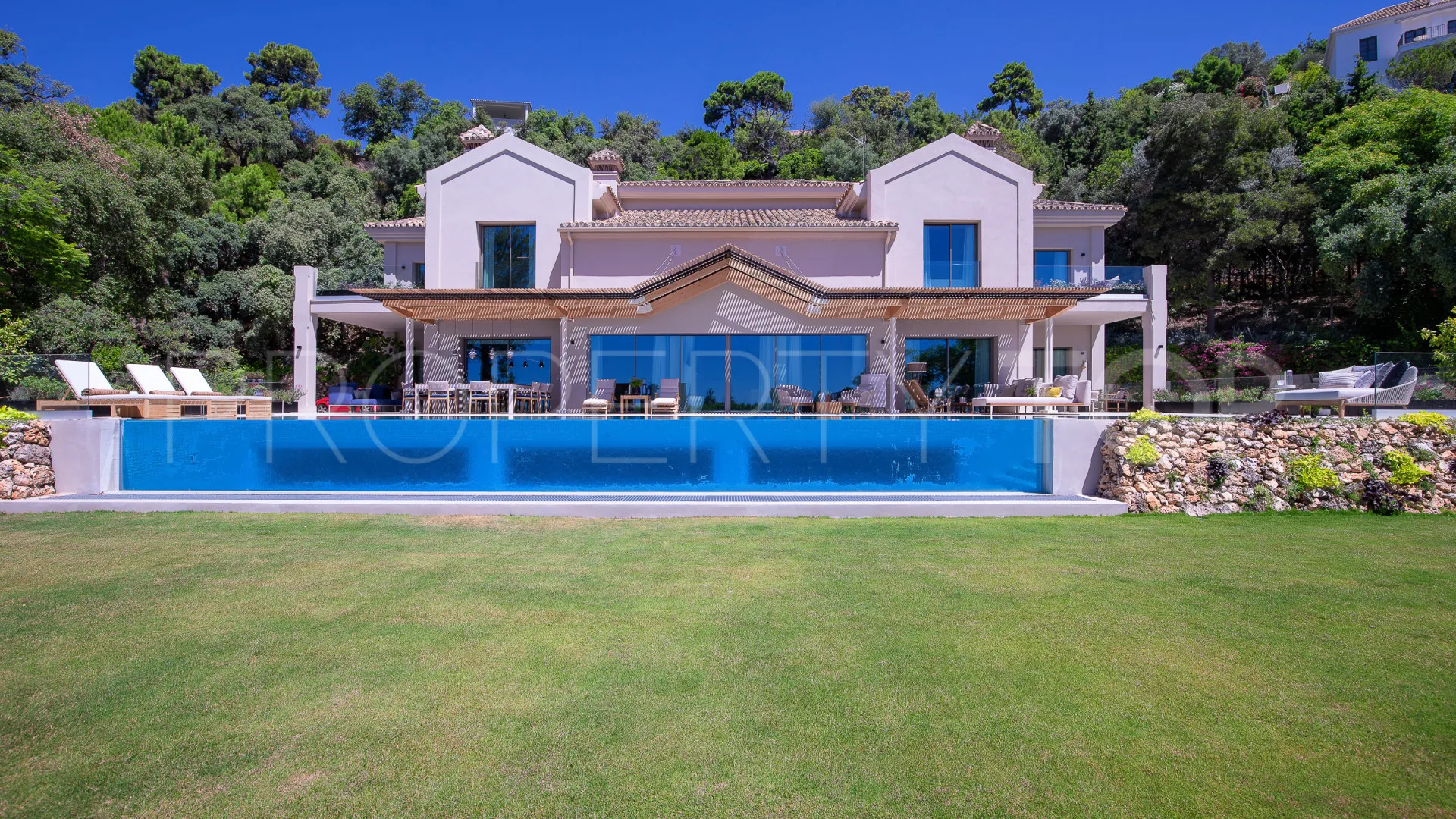 Villa for sale in La Zagaleta with 6 bedrooms