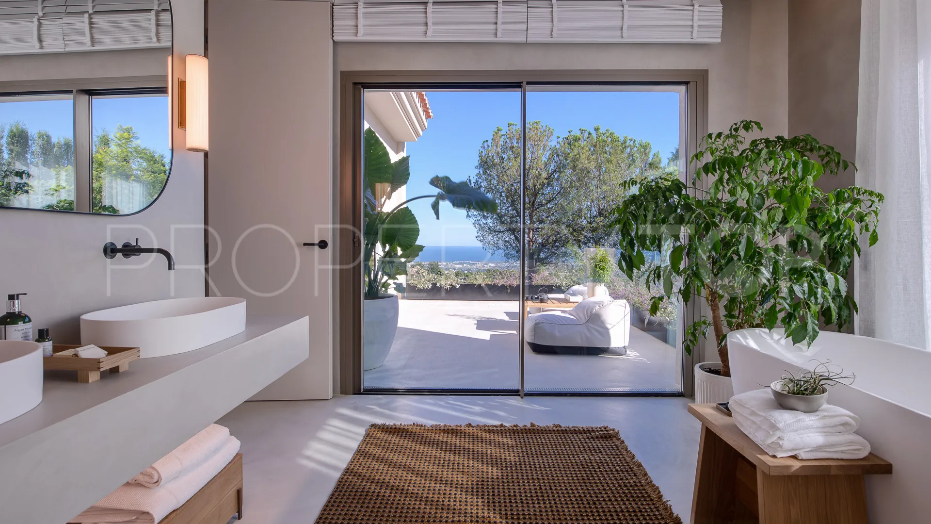Villa for sale in La Zagaleta with 6 bedrooms