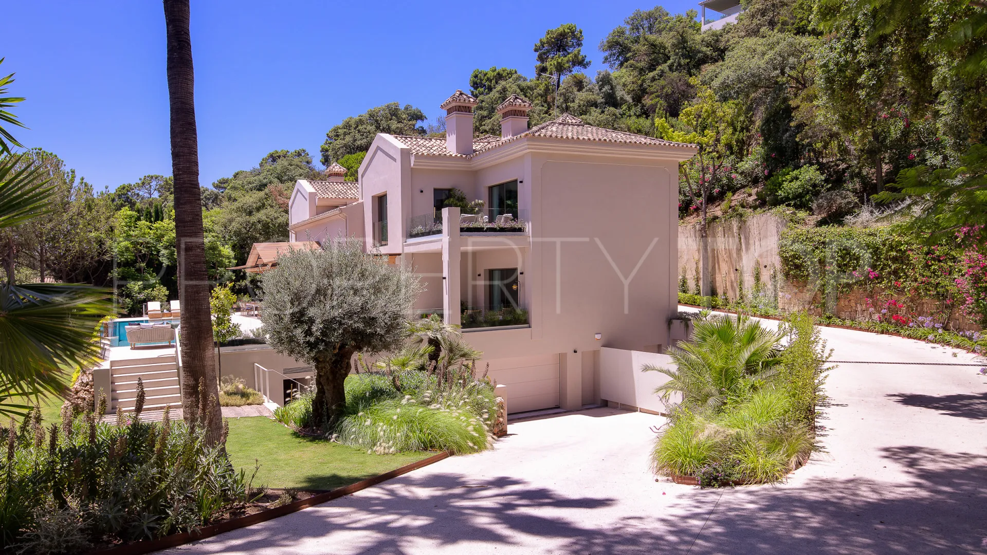 Villa for sale in La Zagaleta with 6 bedrooms