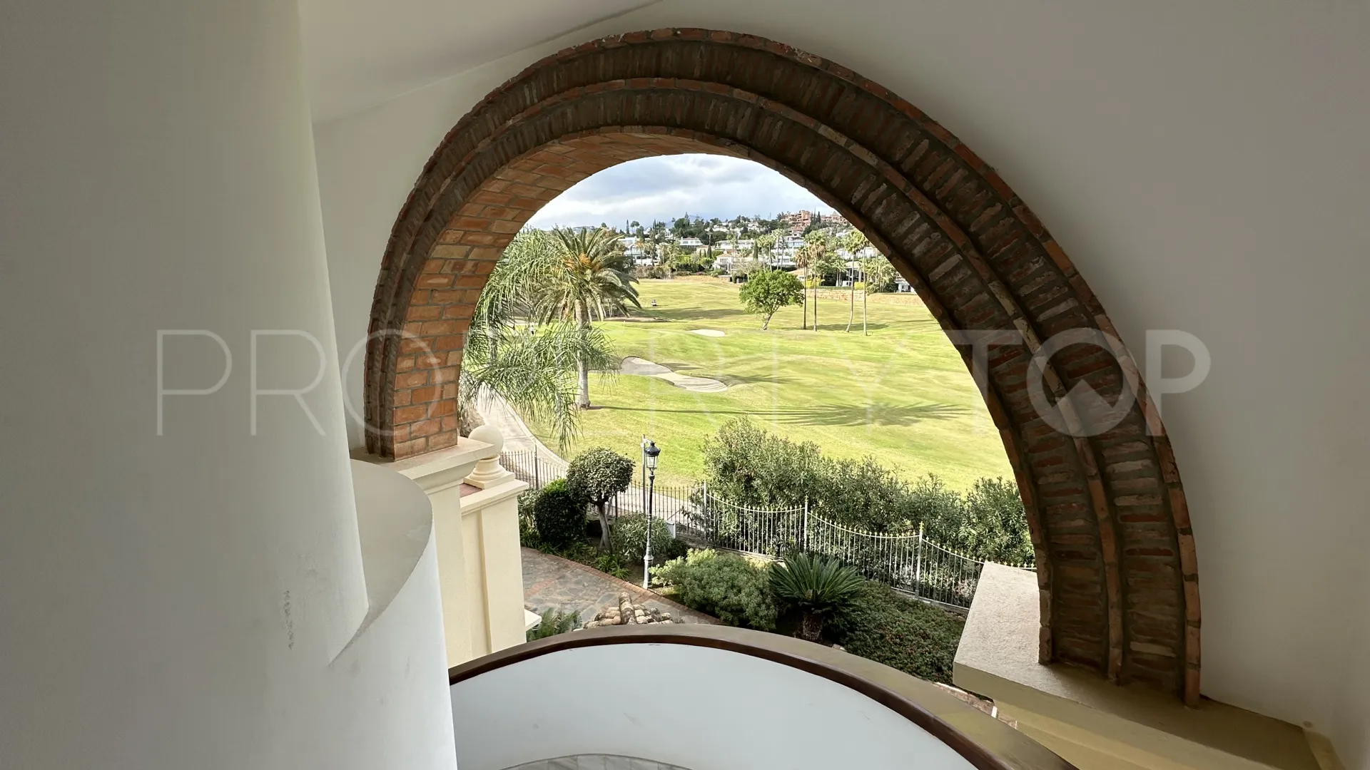 Comprar atico duplex en Nueva Andalucia de 3 dormitorios