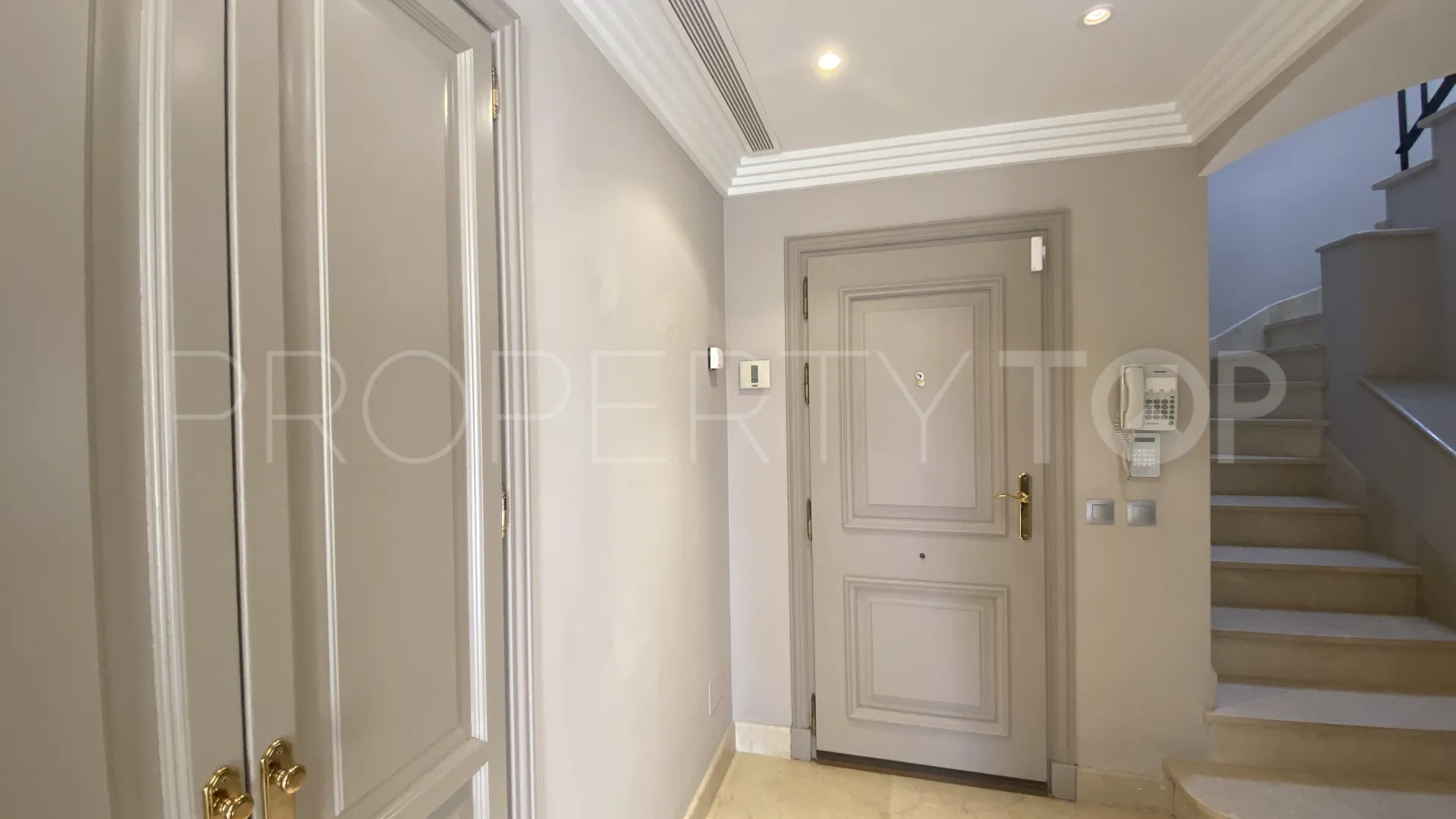Comprar atico duplex en Nueva Andalucia de 3 dormitorios