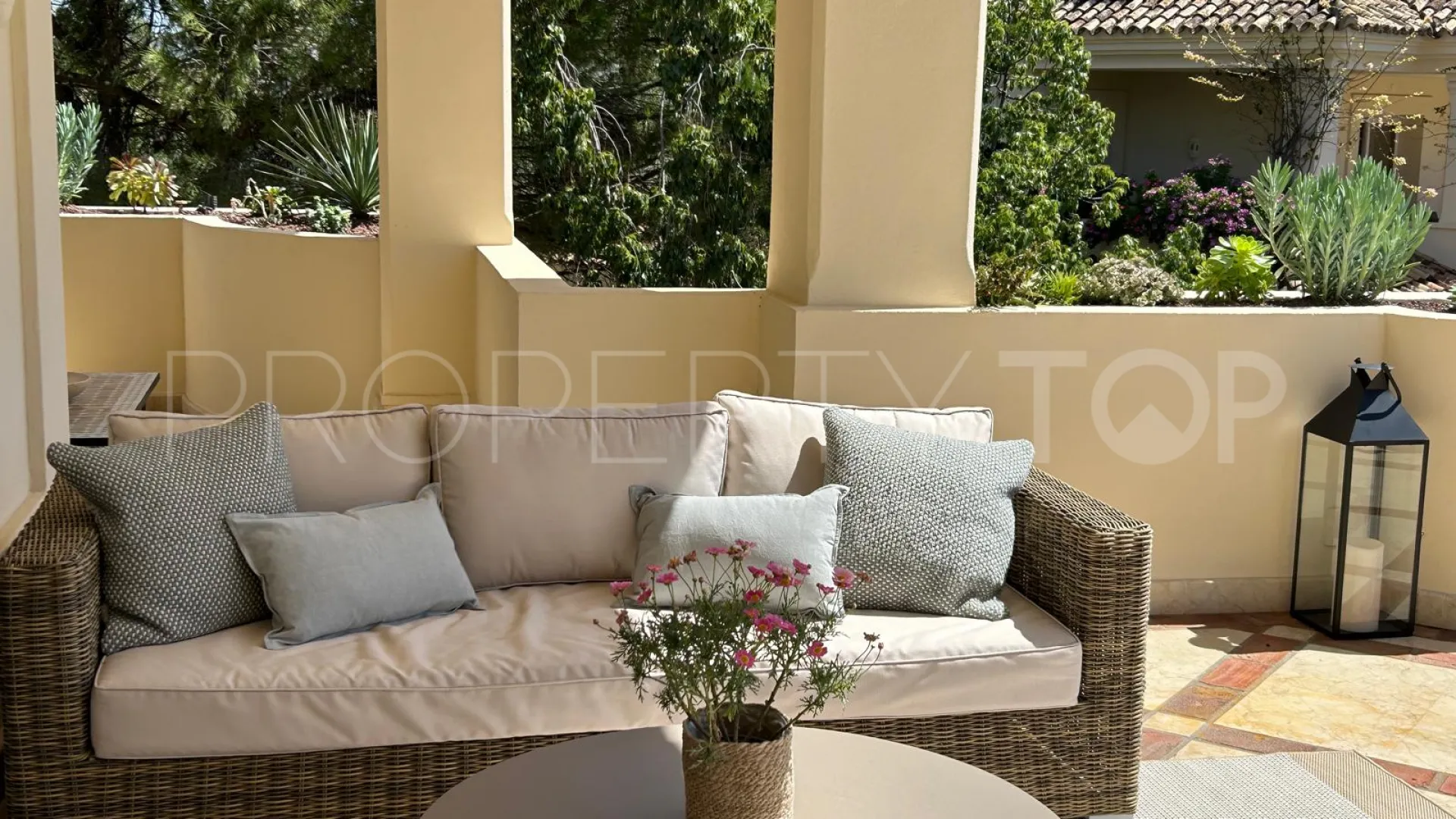 Comprar atico duplex en Nueva Andalucia de 3 dormitorios